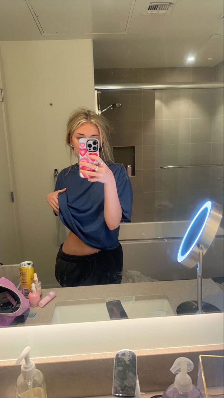 breckiehill snapchat image archive image