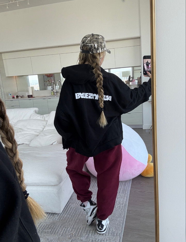 breckiehill snapchat image archive image