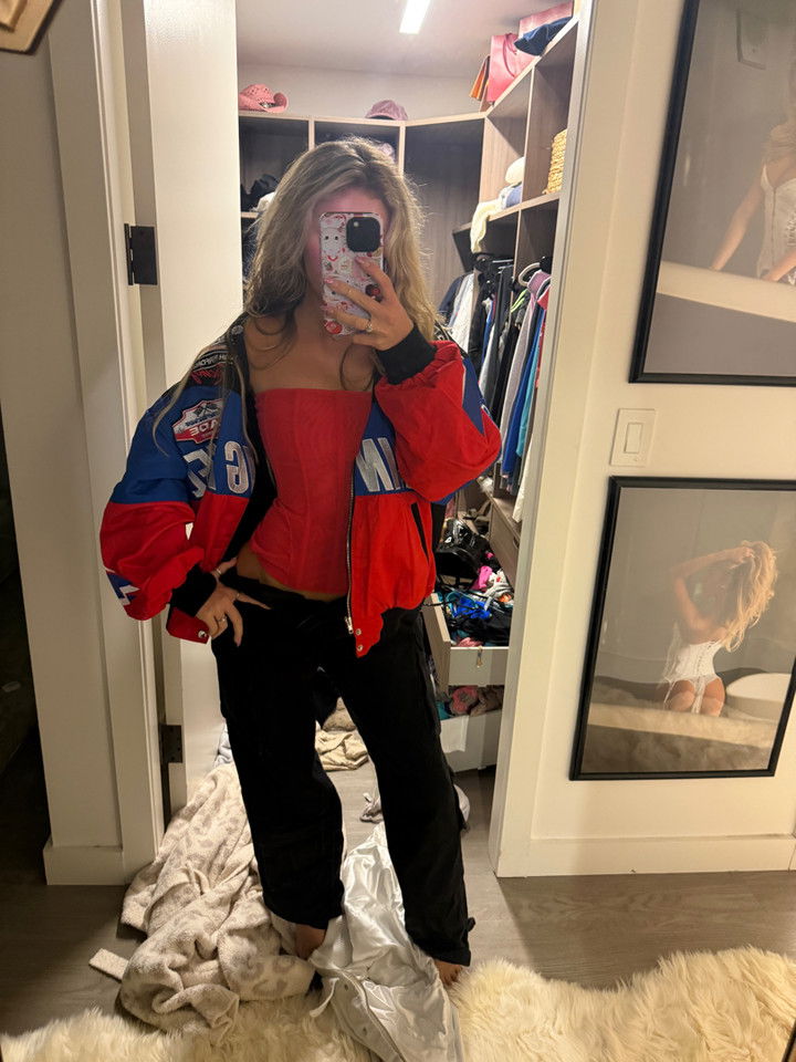 breckiehill snapchat image archive image