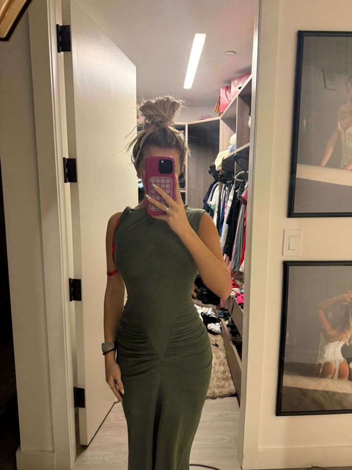 breckiehill snapchat image archive image