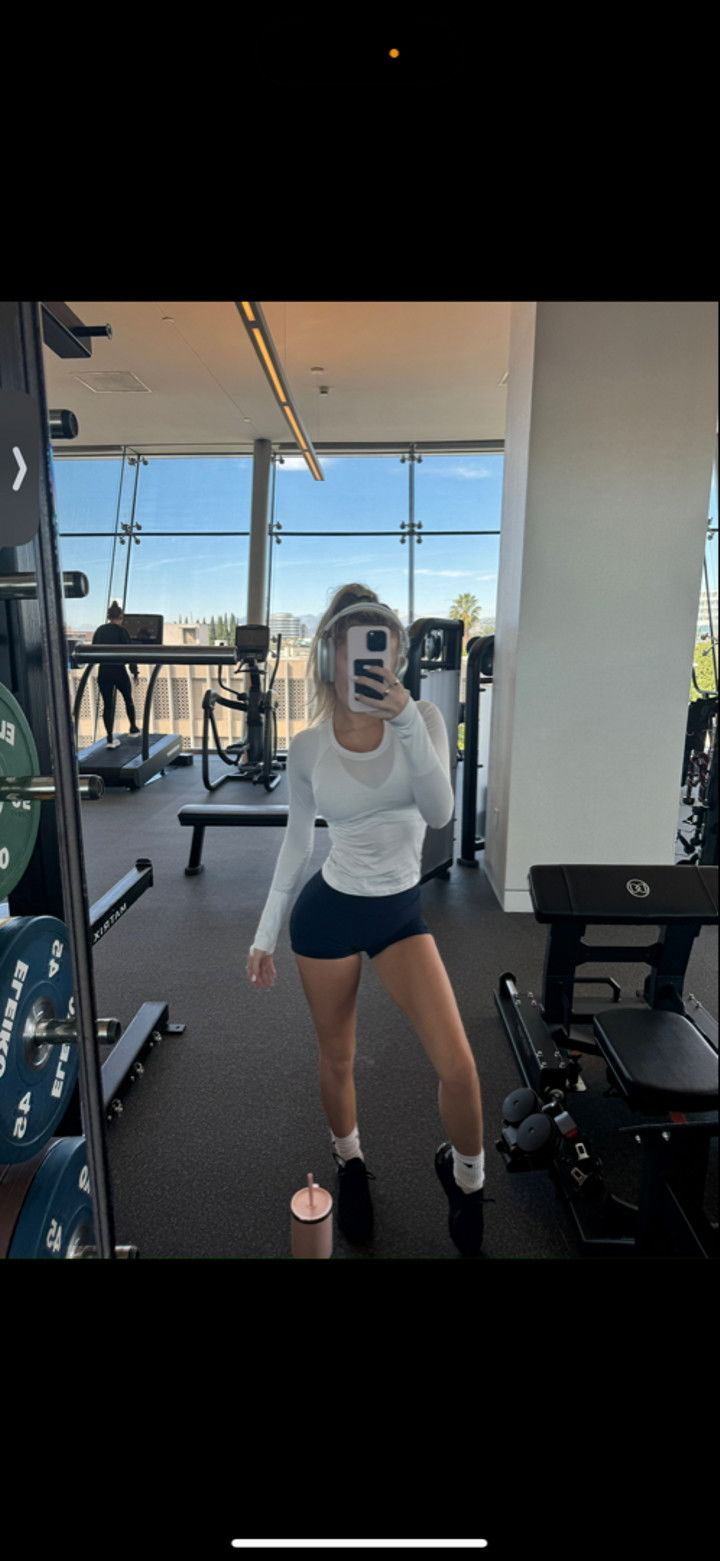 breckiehill snapchat image archive image