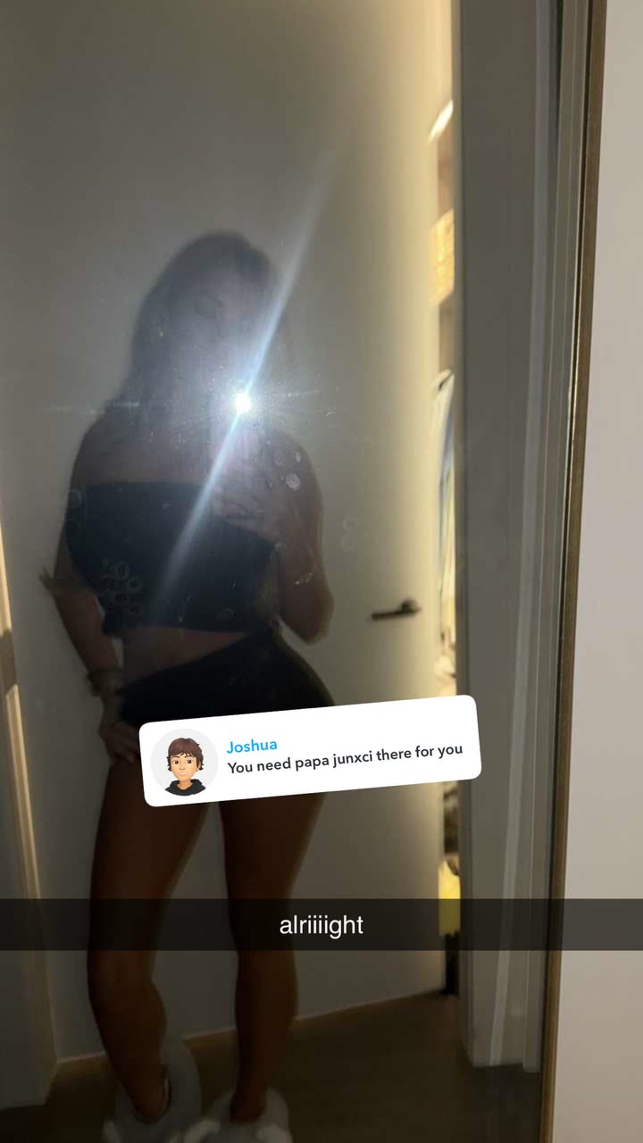 breckiehill snapchat image archive image