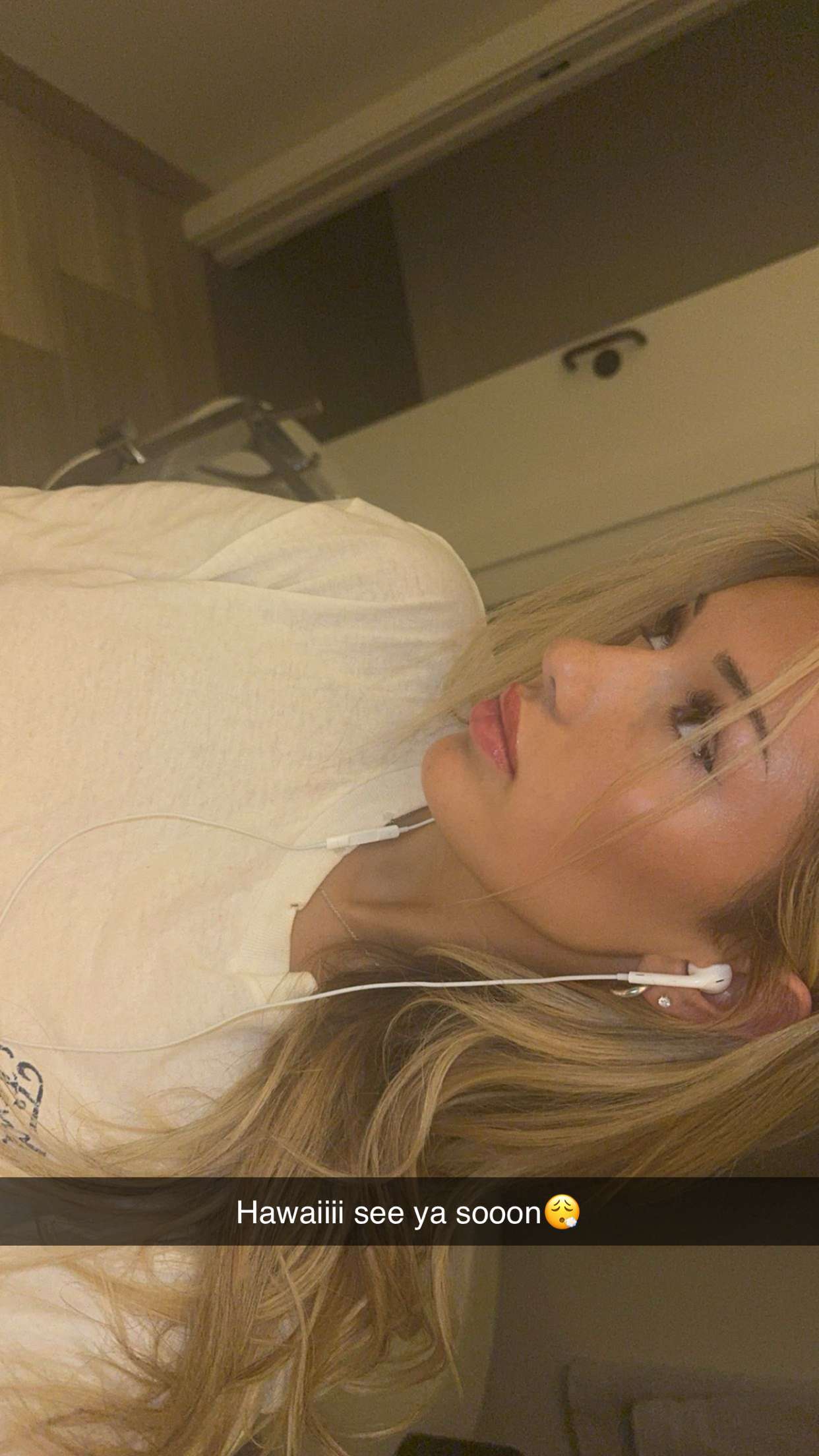 breckiehill snapchat image archive image