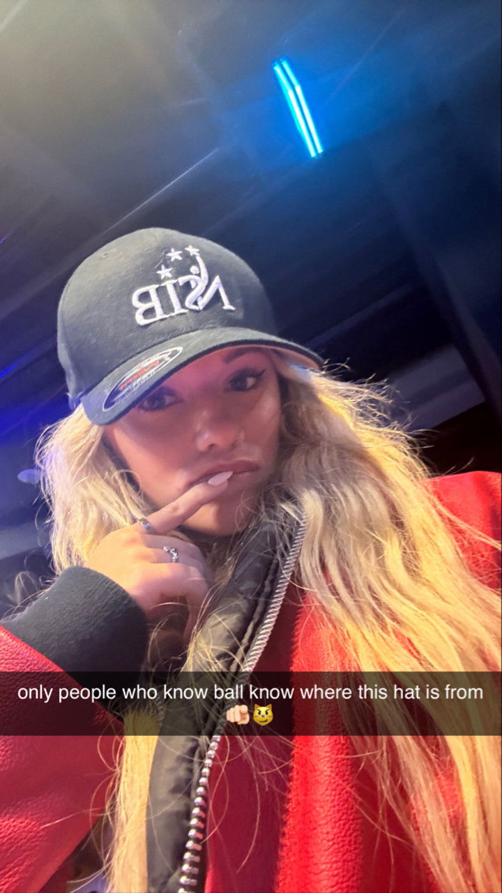 breckiehill snapchat image archive image