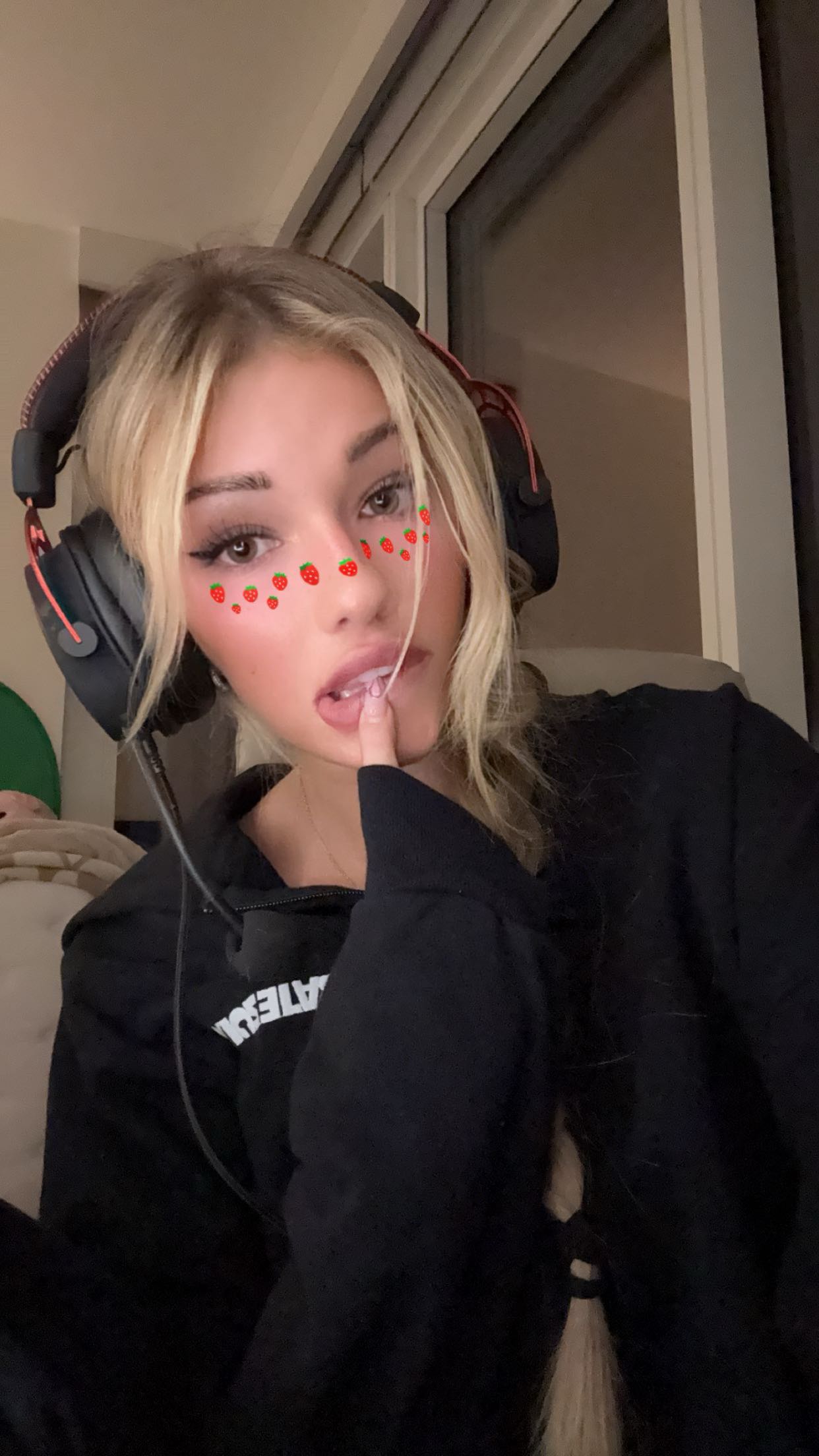 breckiehill snapchat image archive image