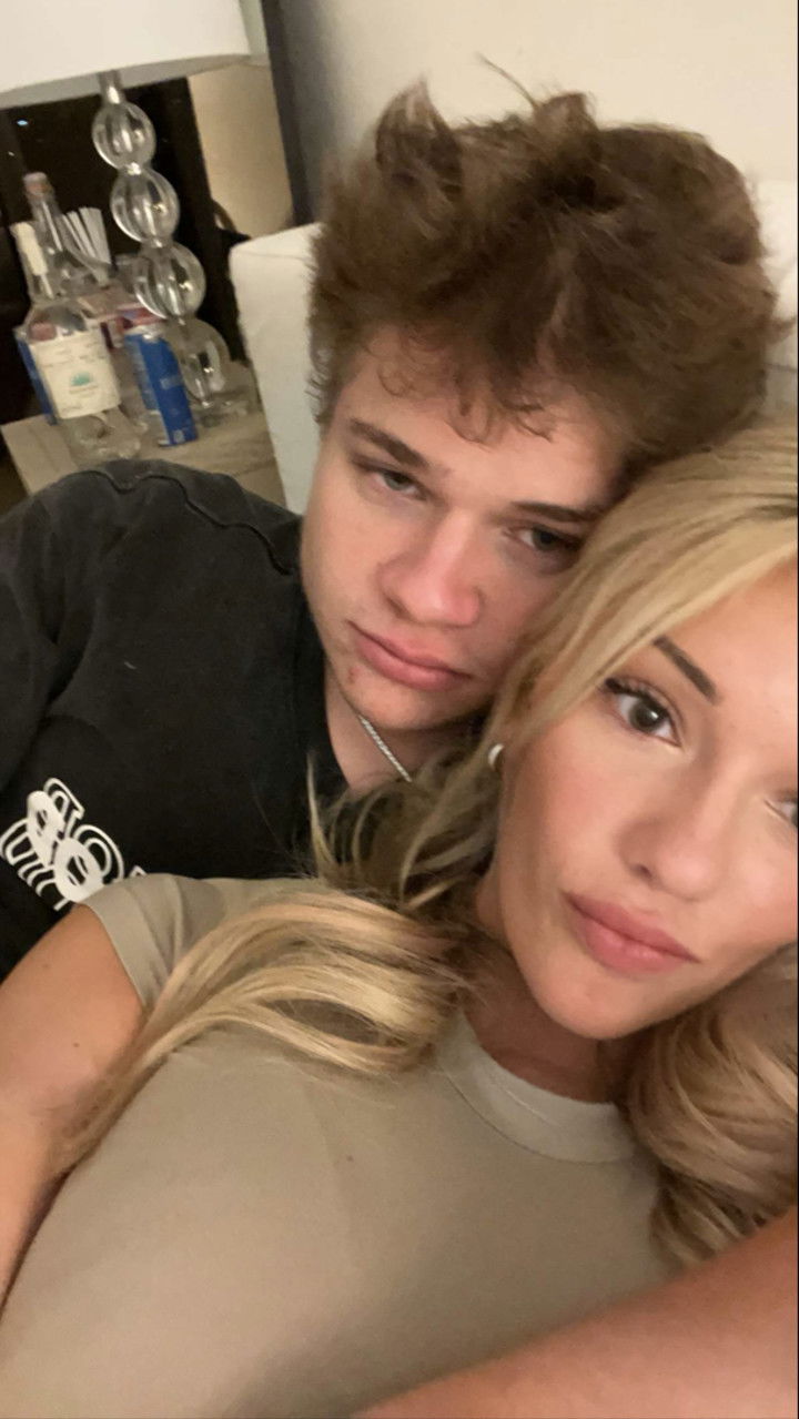 breckiehill snapchat image archive image