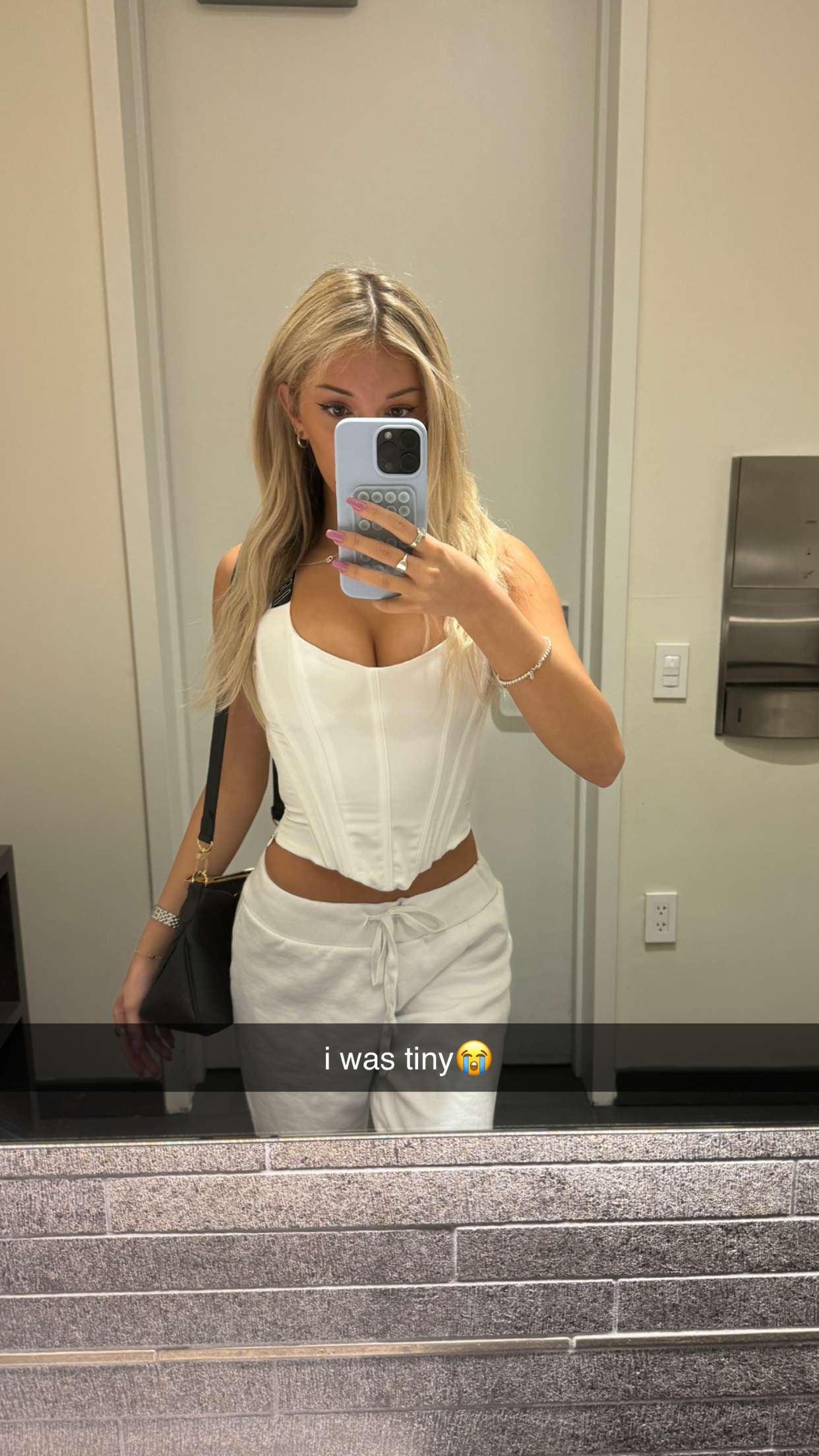 breckiehill snapchat image archive image