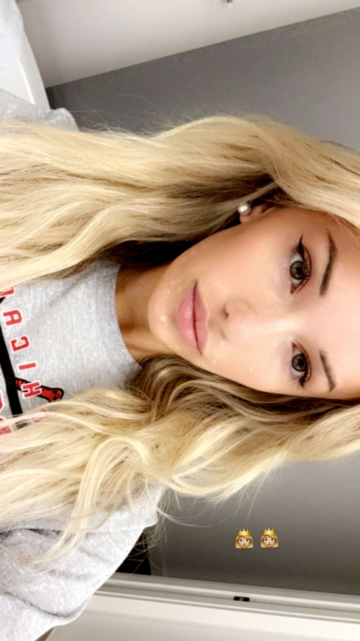 breckiehill snapchat image archive image