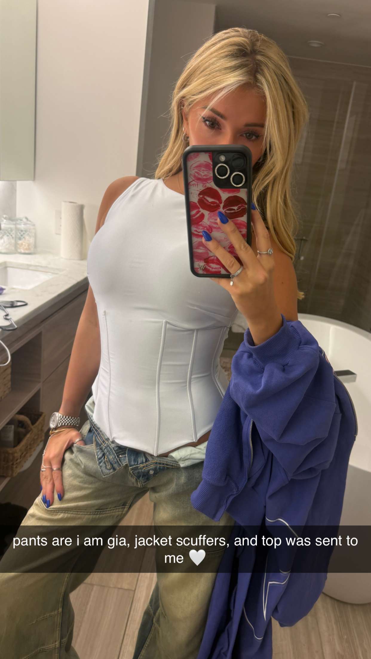 breckiehill snapchat image archive image