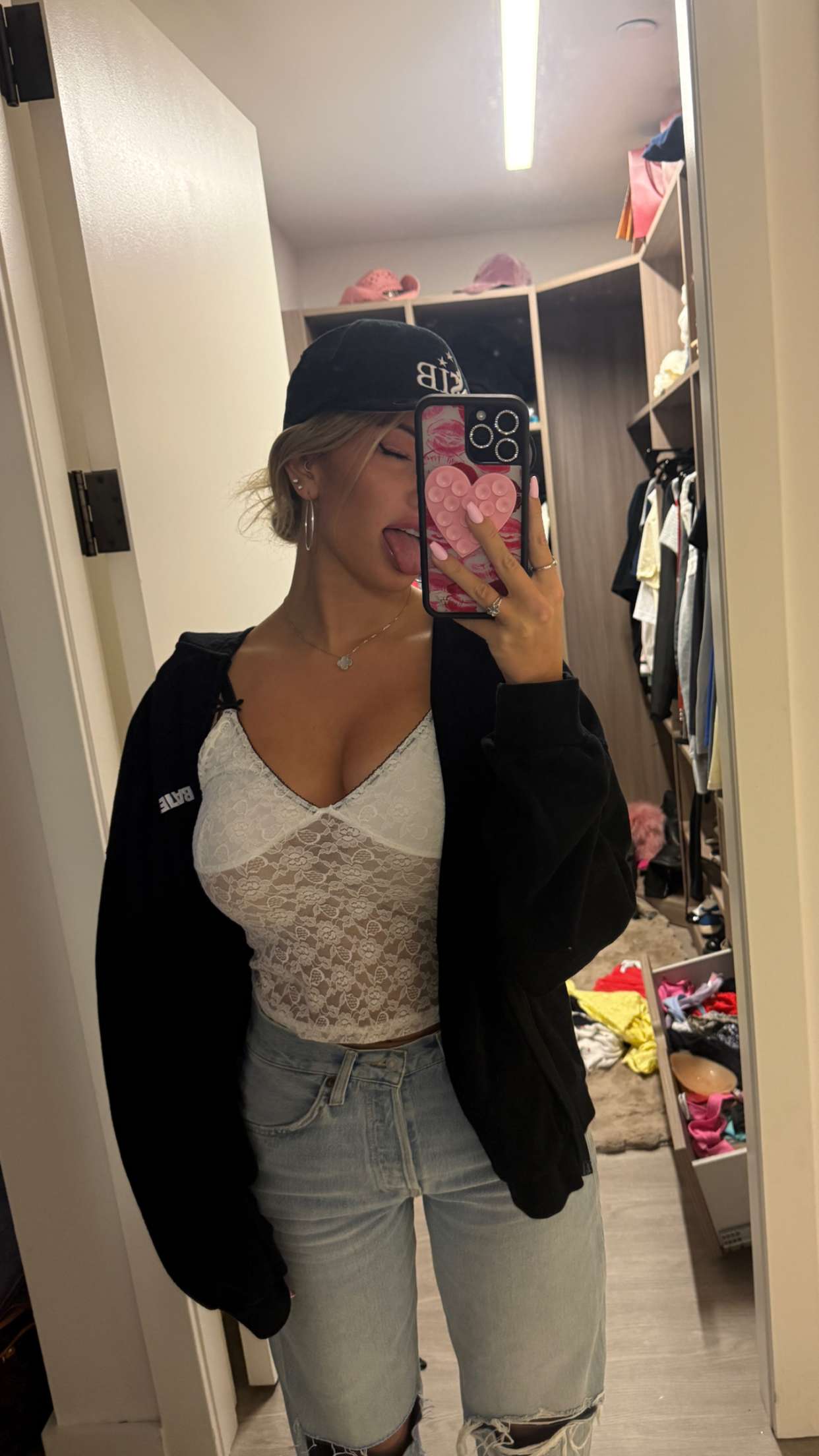 breckiehill snapchat image archive image