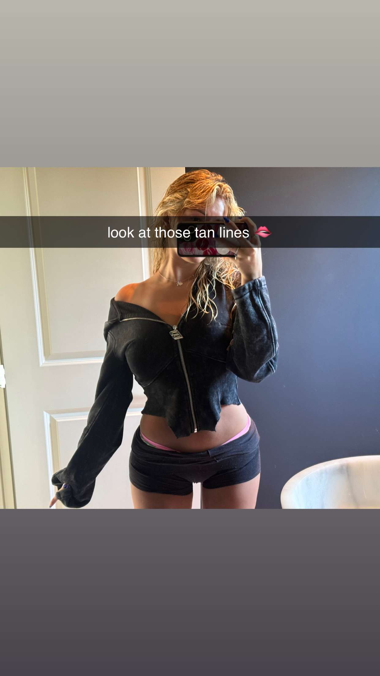 breckiehill snapchat image archive image