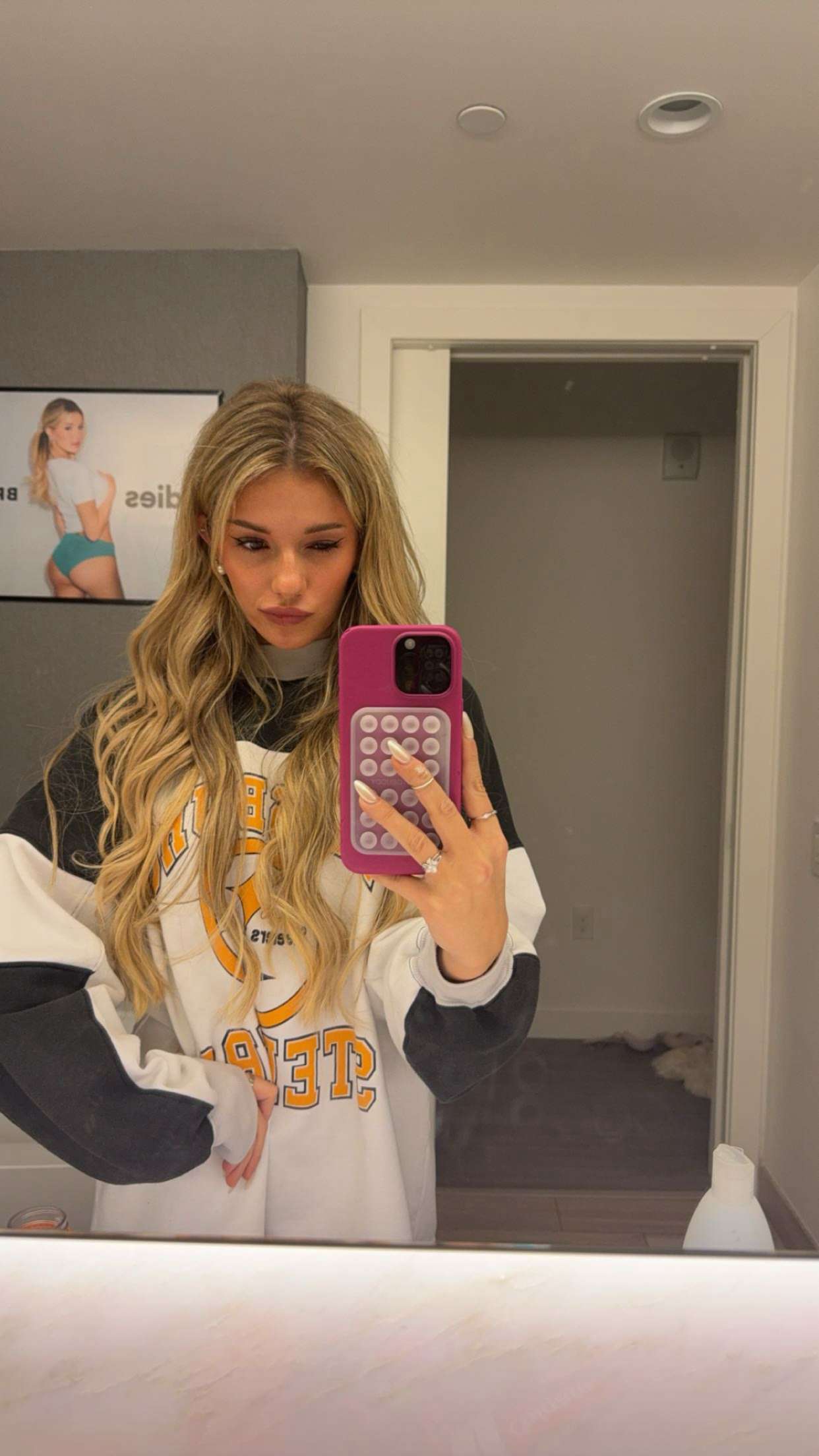 breckiehill snapchat image archive image