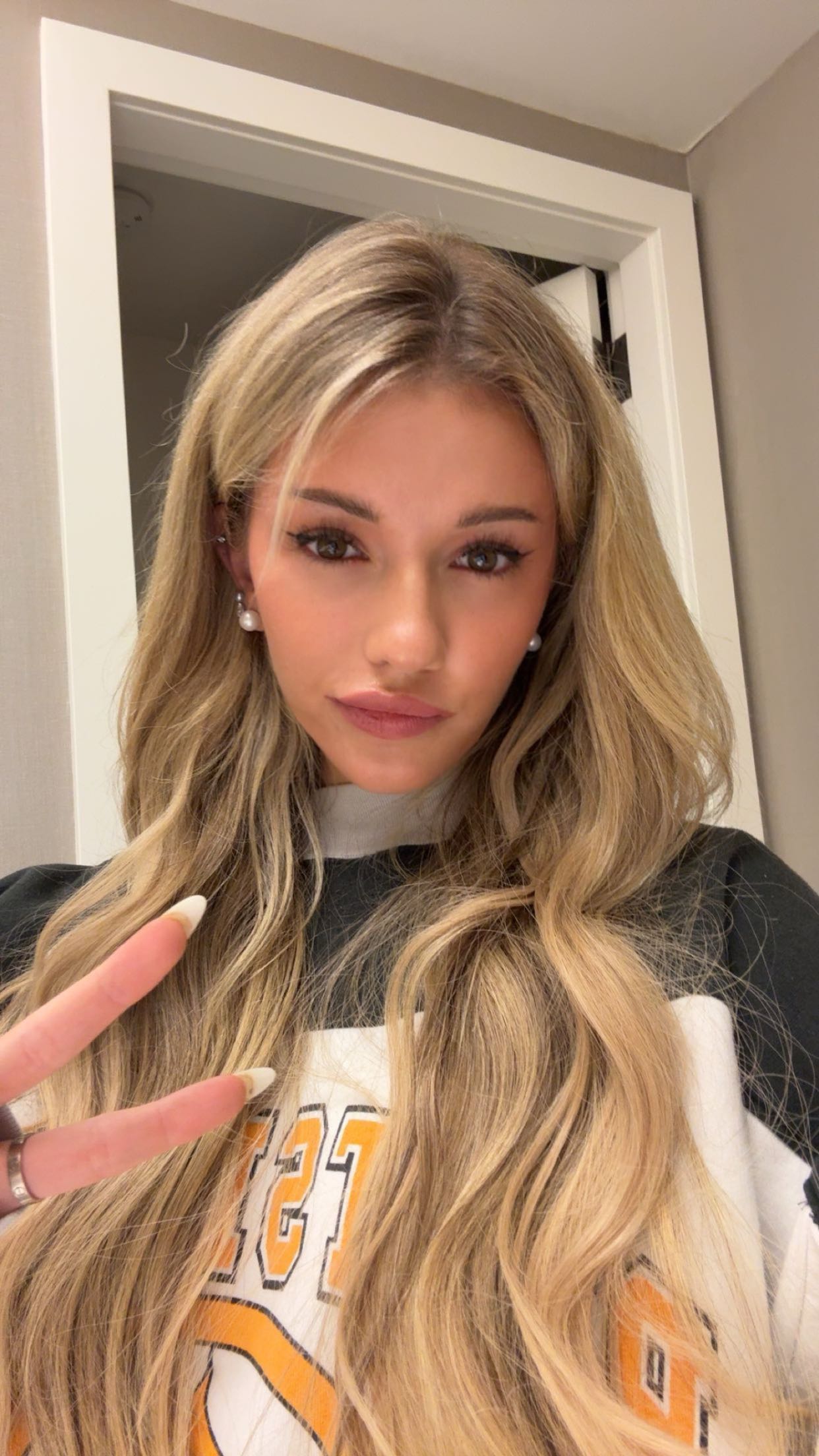 breckiehill snapchat image archive image