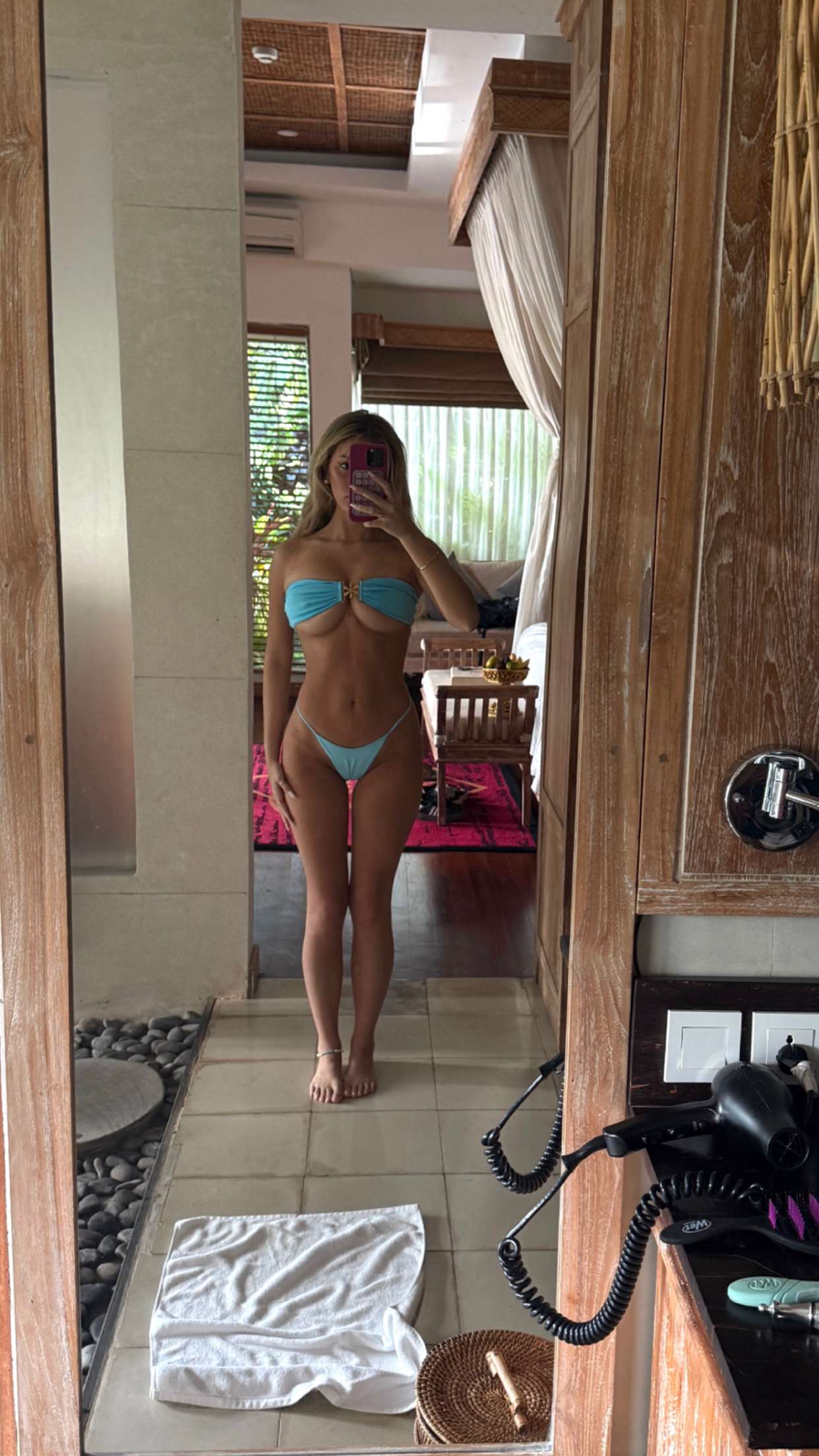 breckiehill snapchat image archive image