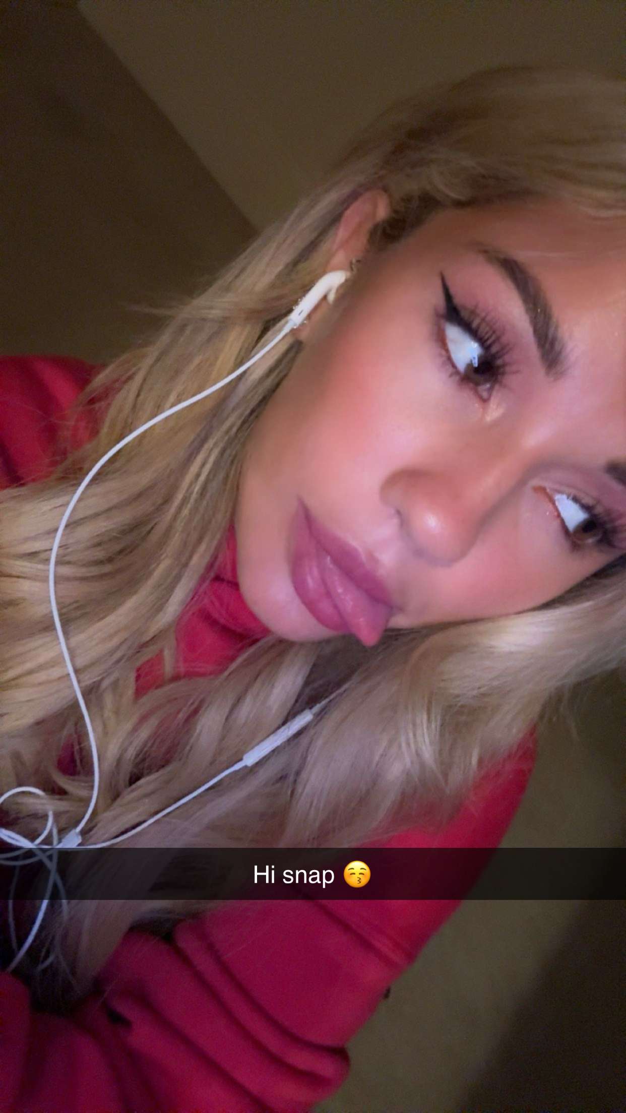 breckiehill snapchat image archive image