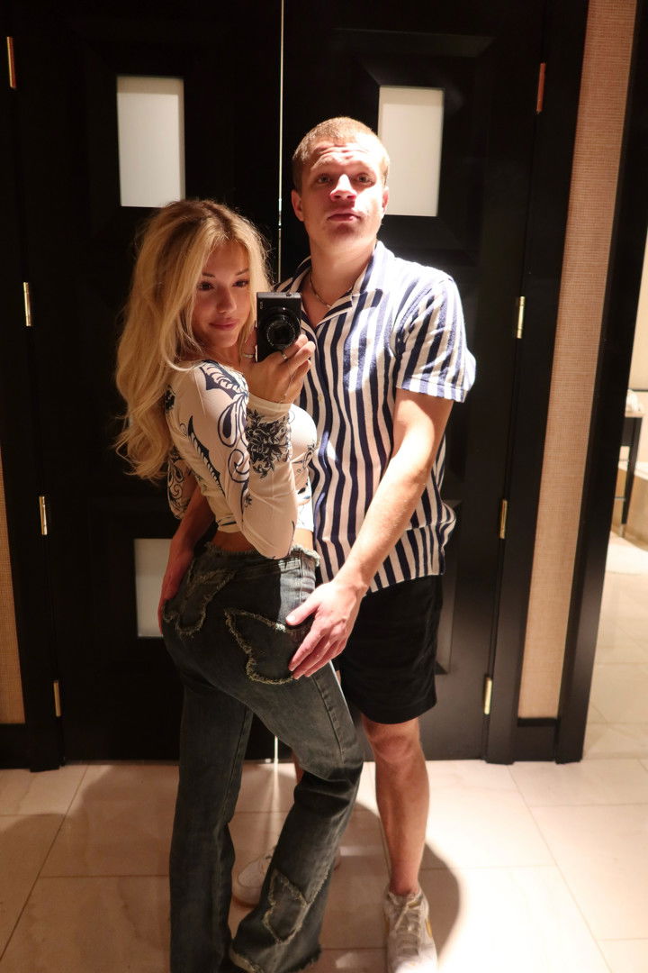 breckiehill snapchat image archive image