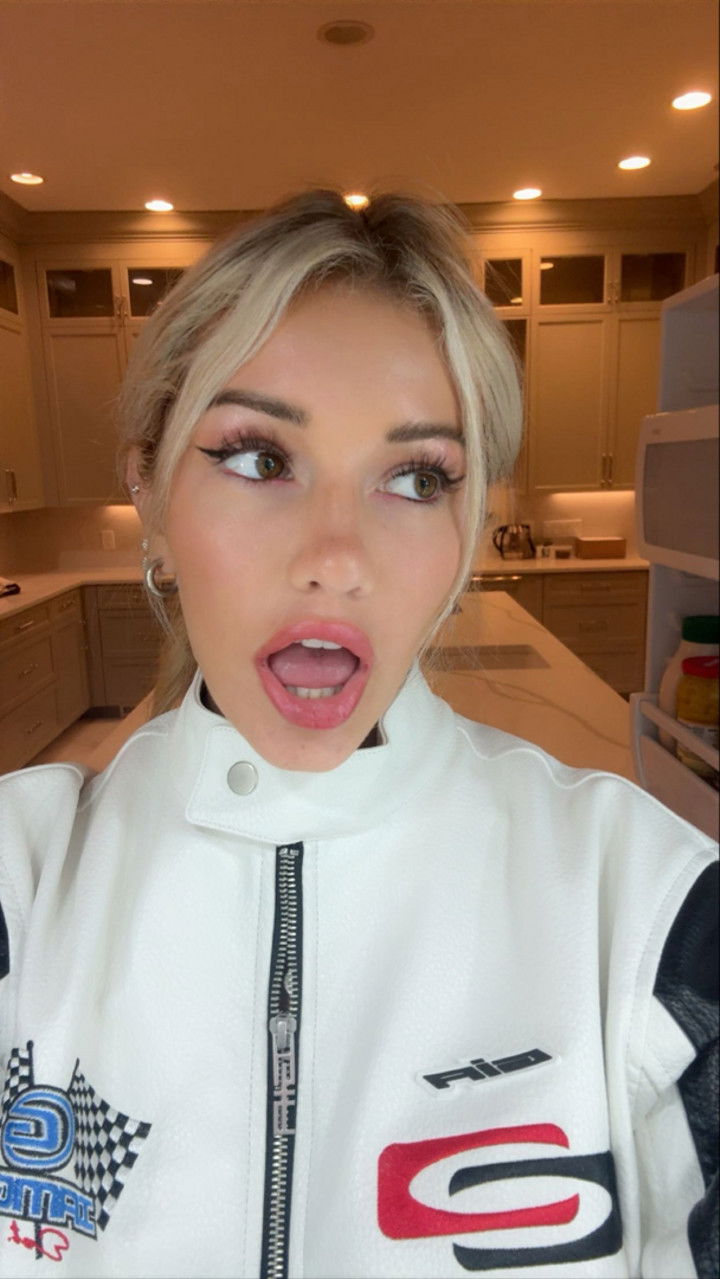 breckiehill snapchat image archive image