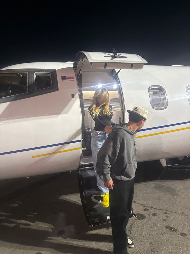 breckiehill snapchat image archive image