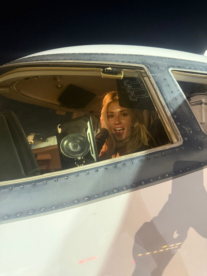 breckiehill snapchat image archive image