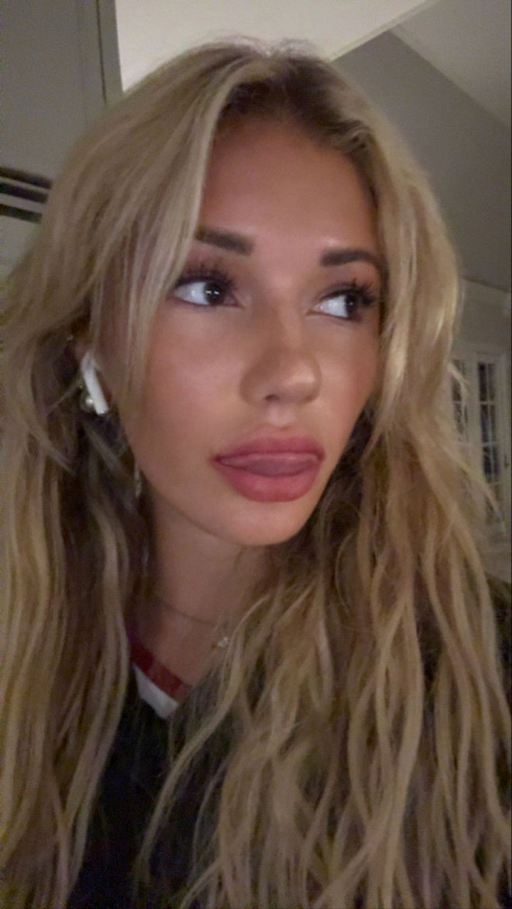 breckiehill snapchat image archive image