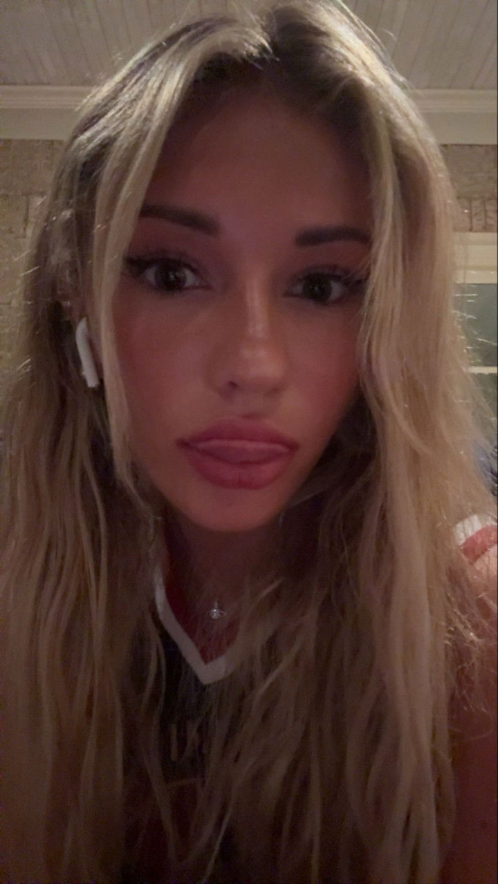 breckiehill snapchat image archive image