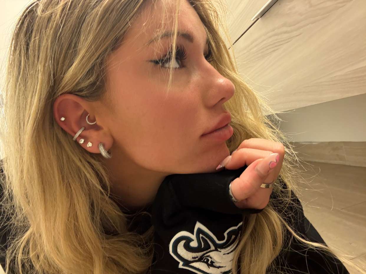 breckiehill snapchat image archive image