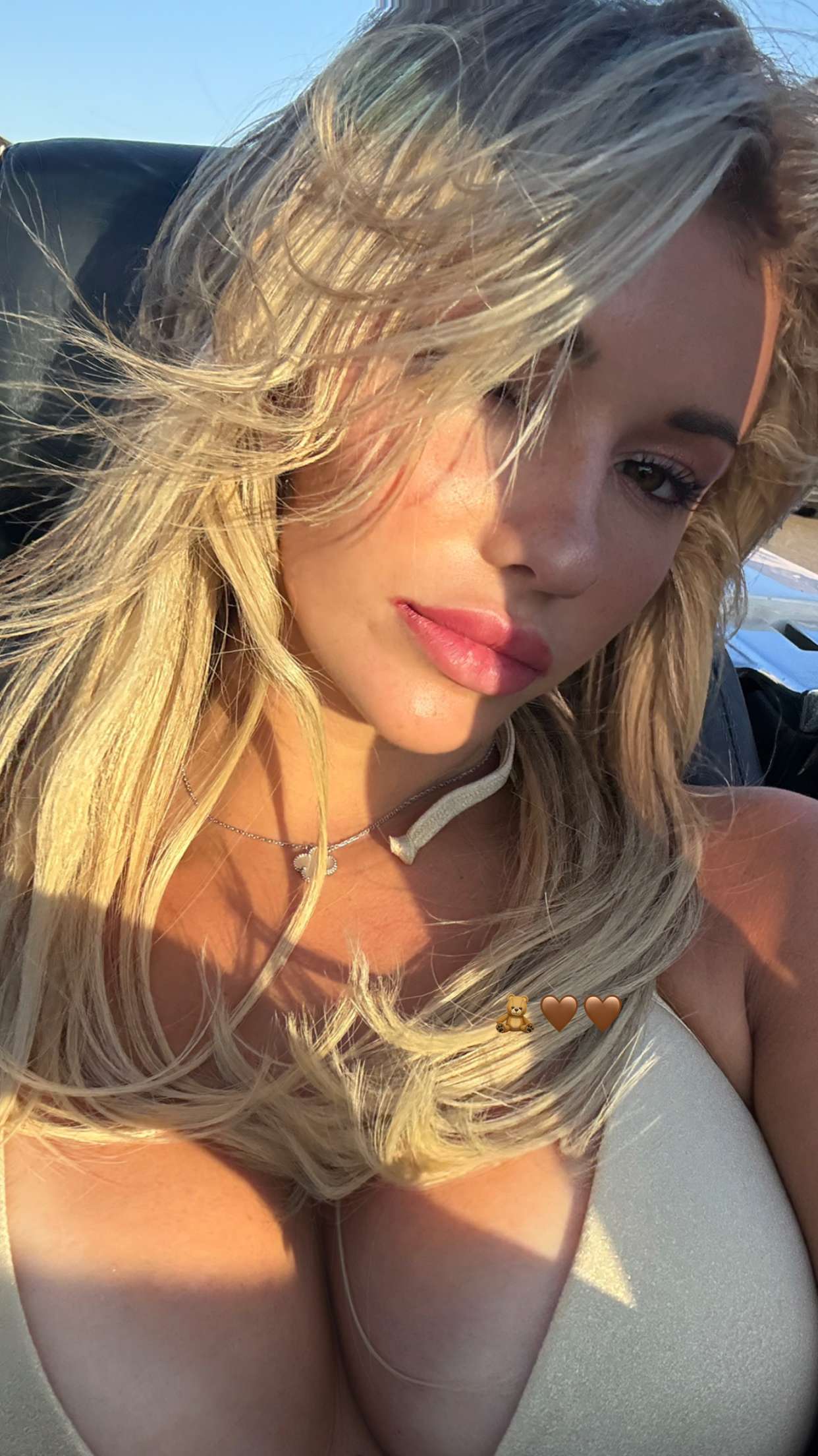 breckiehill snapchat image archive image