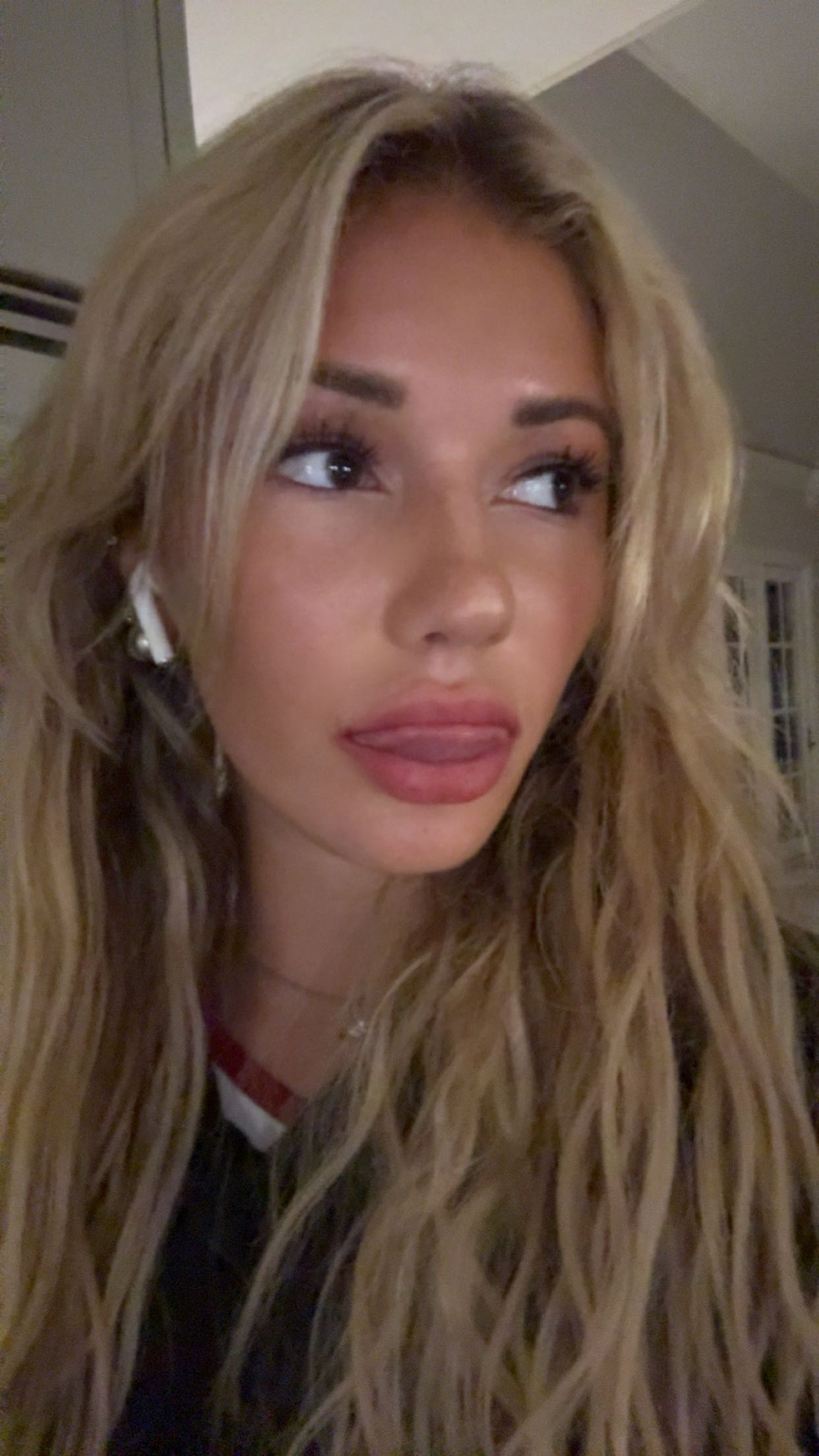 breckiehill snapchat image archive image