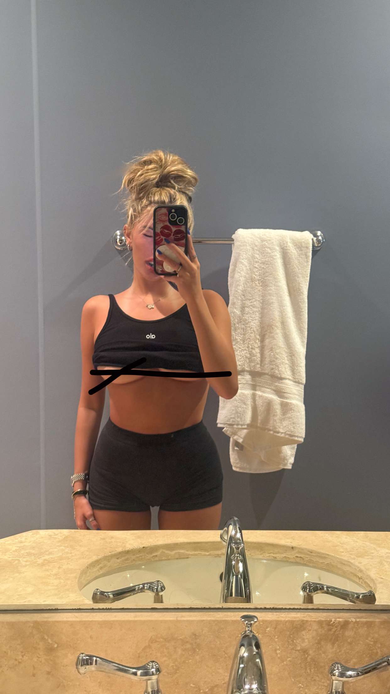 breckiehill snapchat image archive image