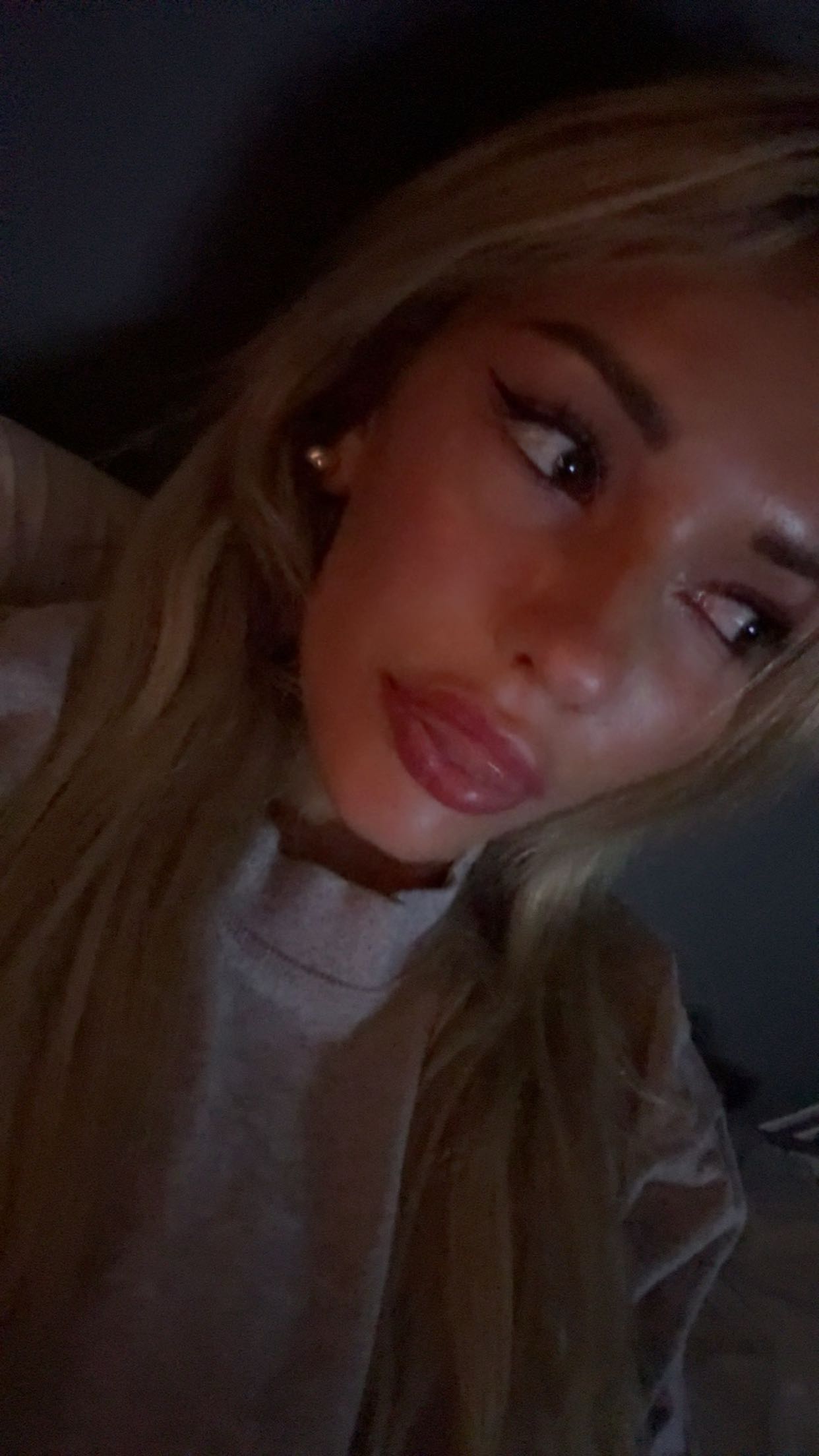 breckiehill snapchat image archive image