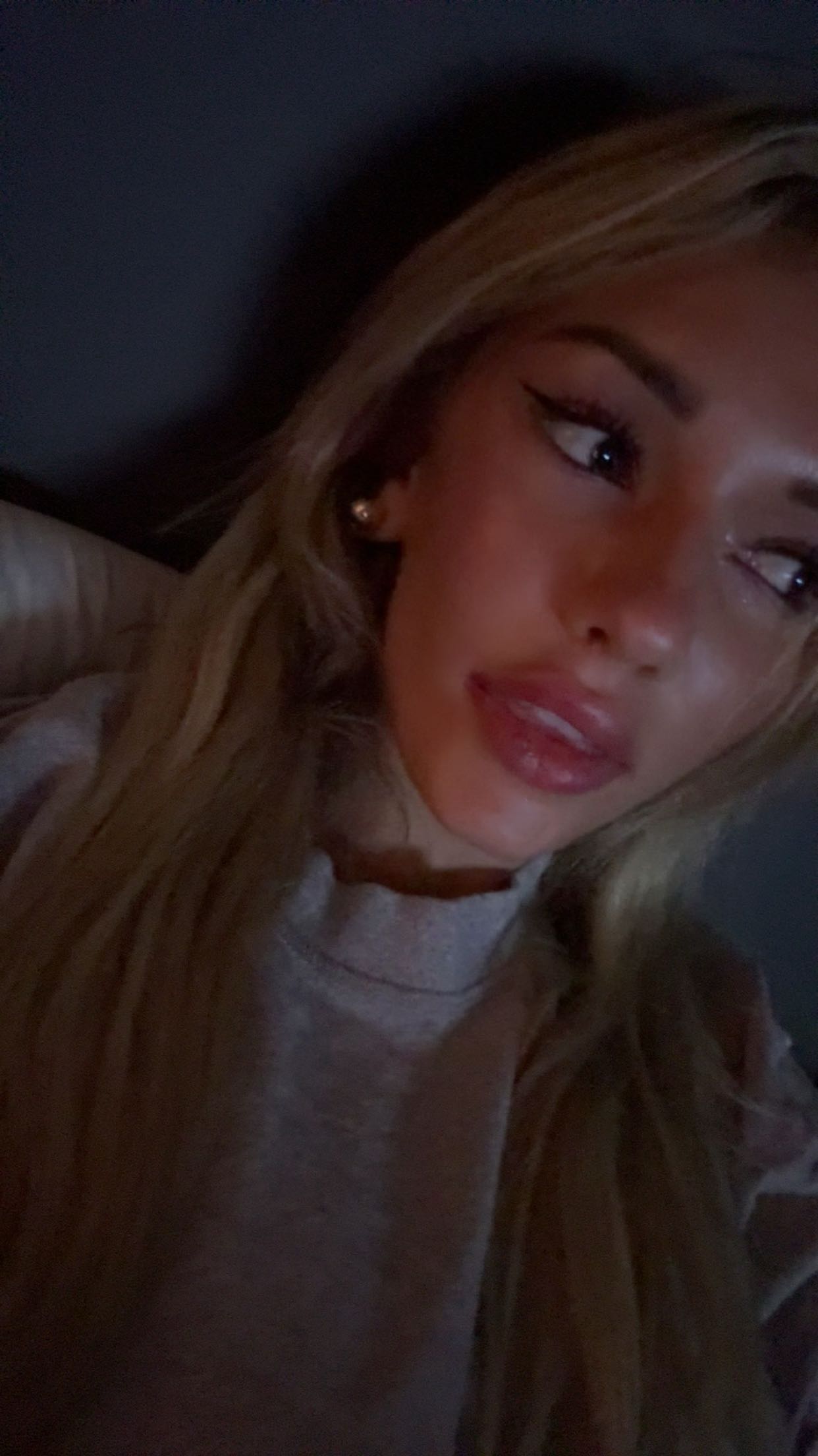 breckiehill snapchat image archive image