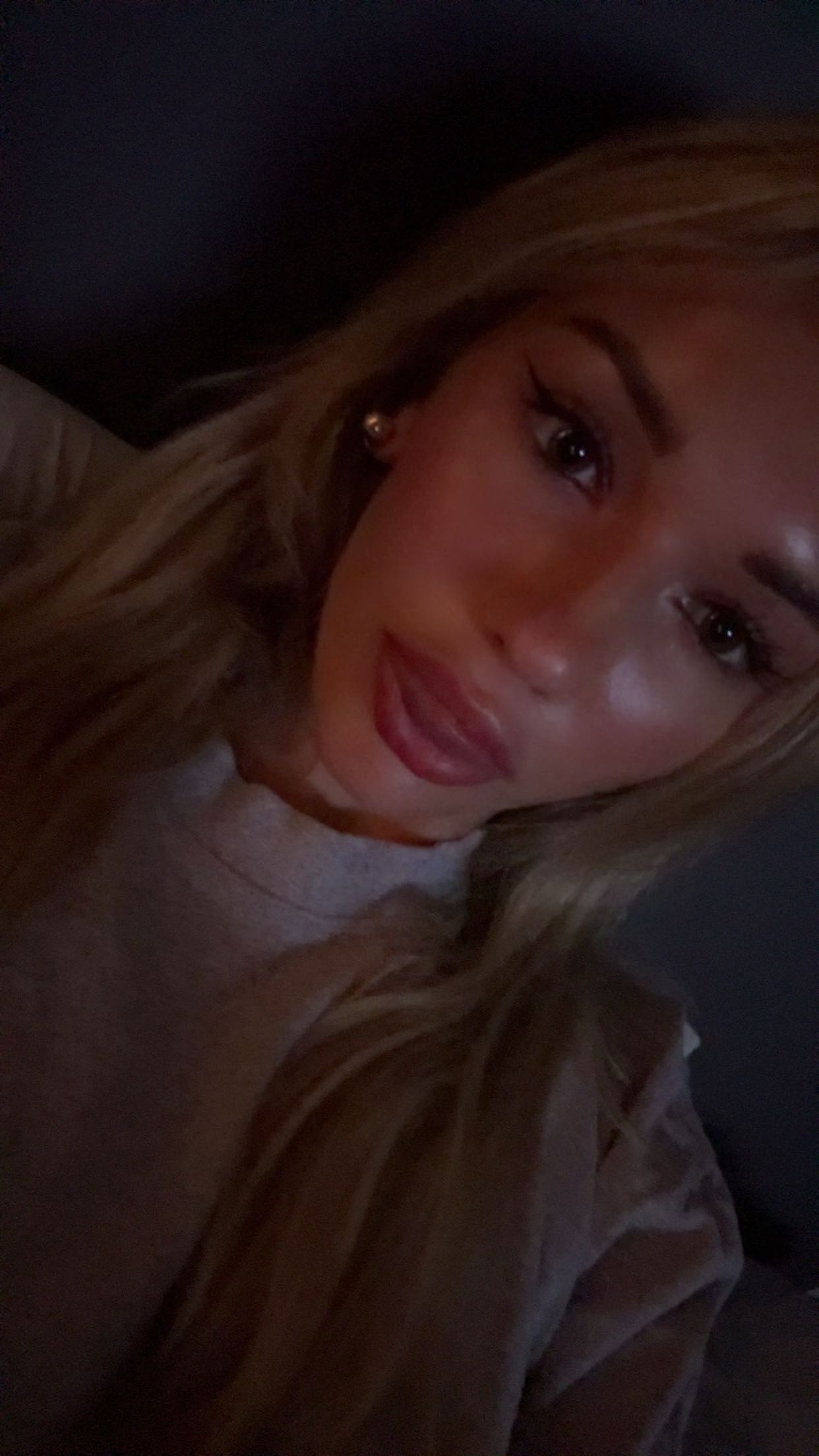 breckiehill snapchat image archive image