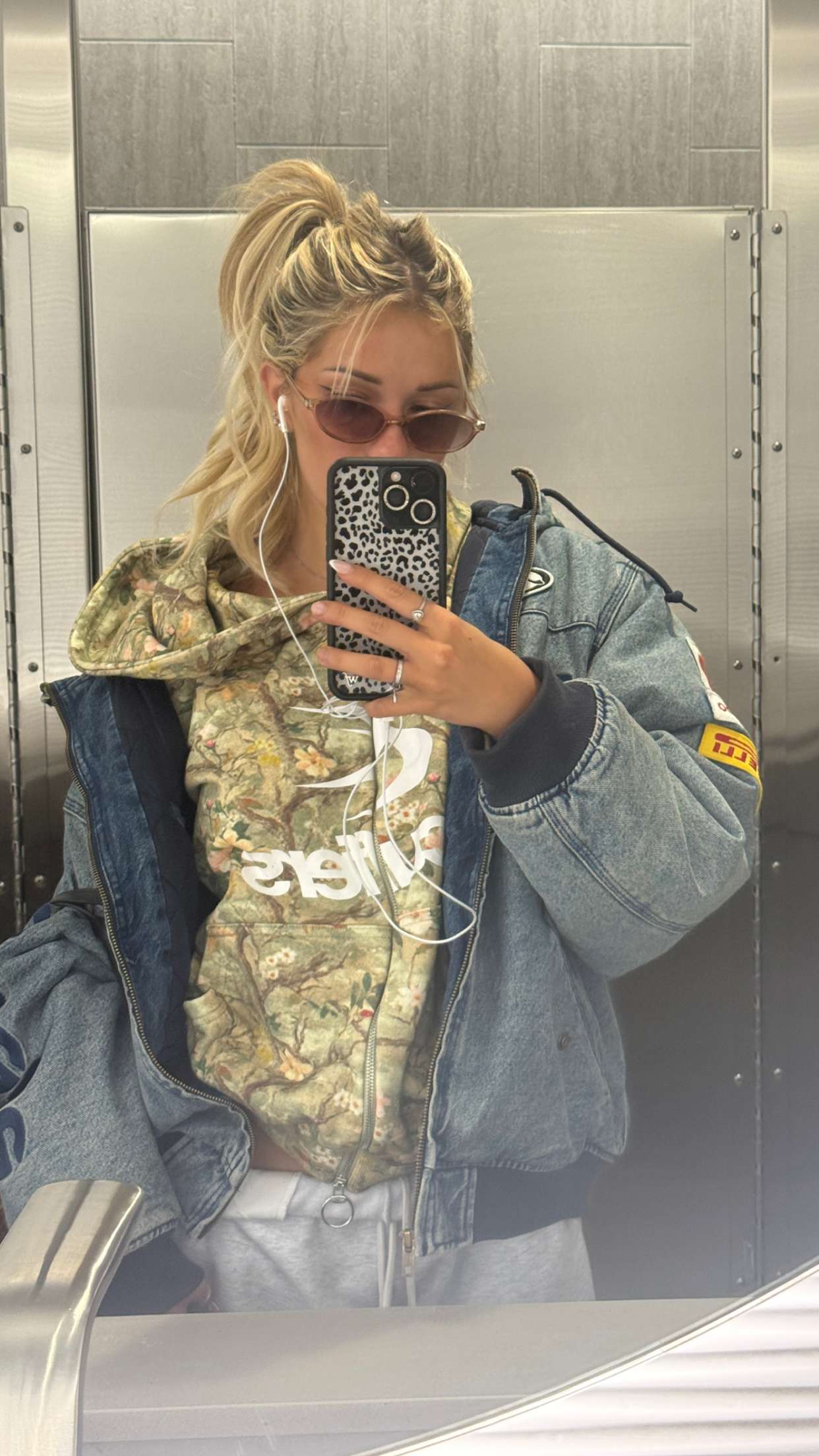 breckiehill snapchat image archive image