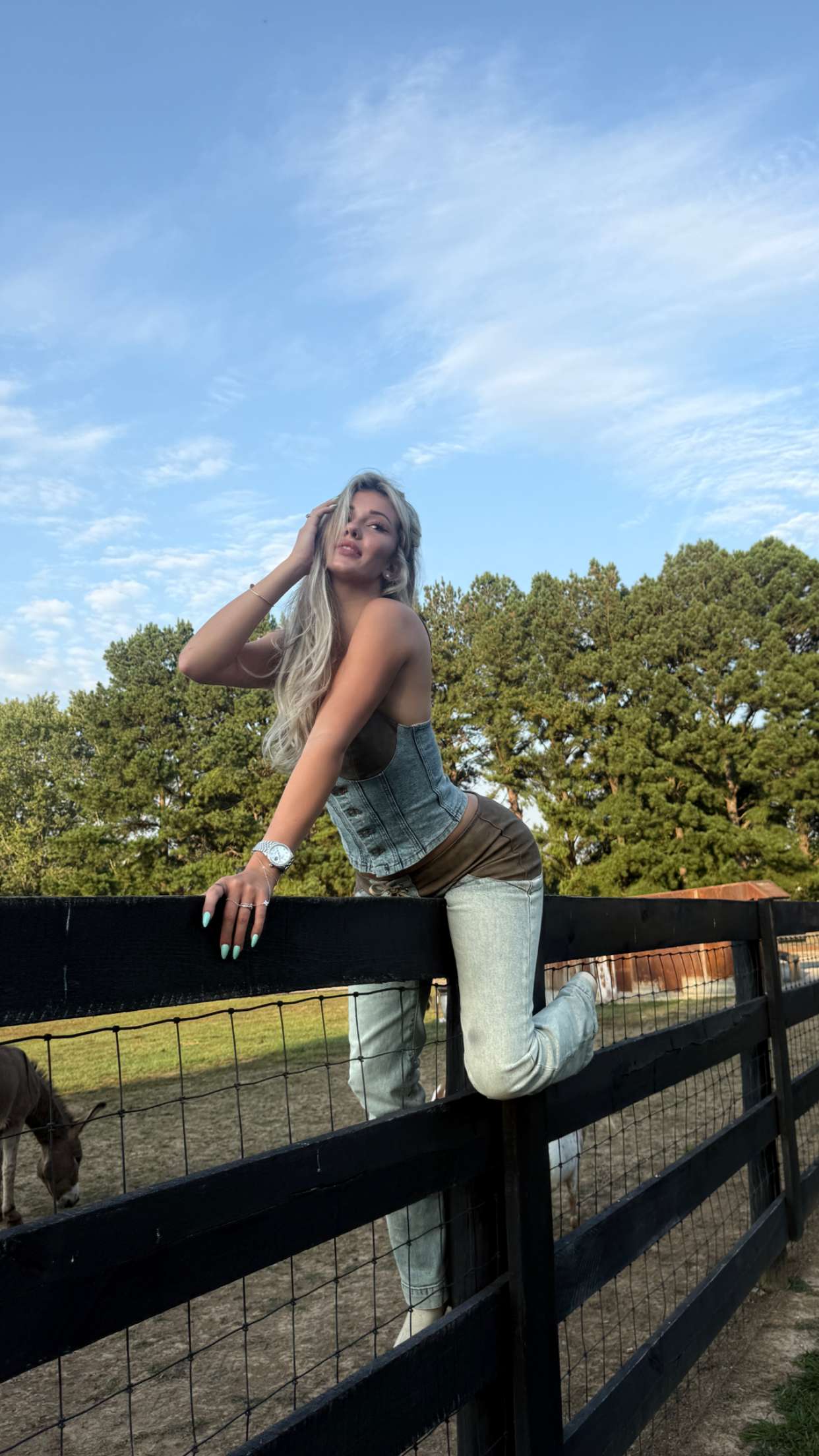 breckiehill snapchat image archive image