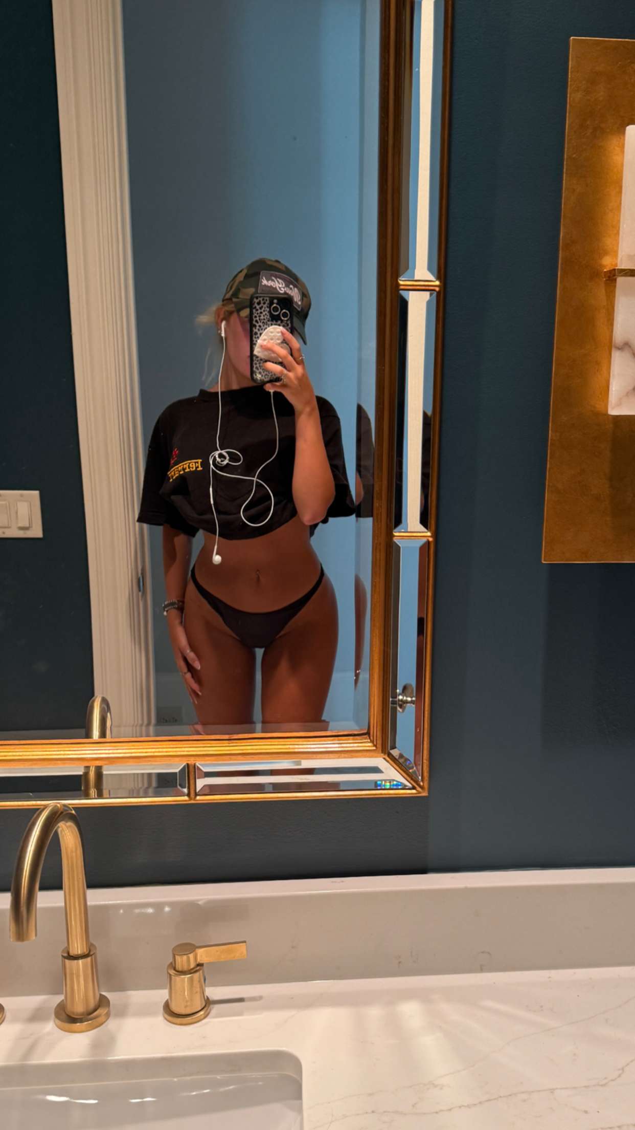 breckiehill snapchat image archive image