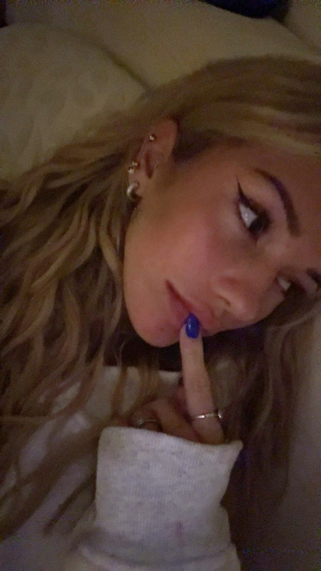 breckiehill snapchat image archive image