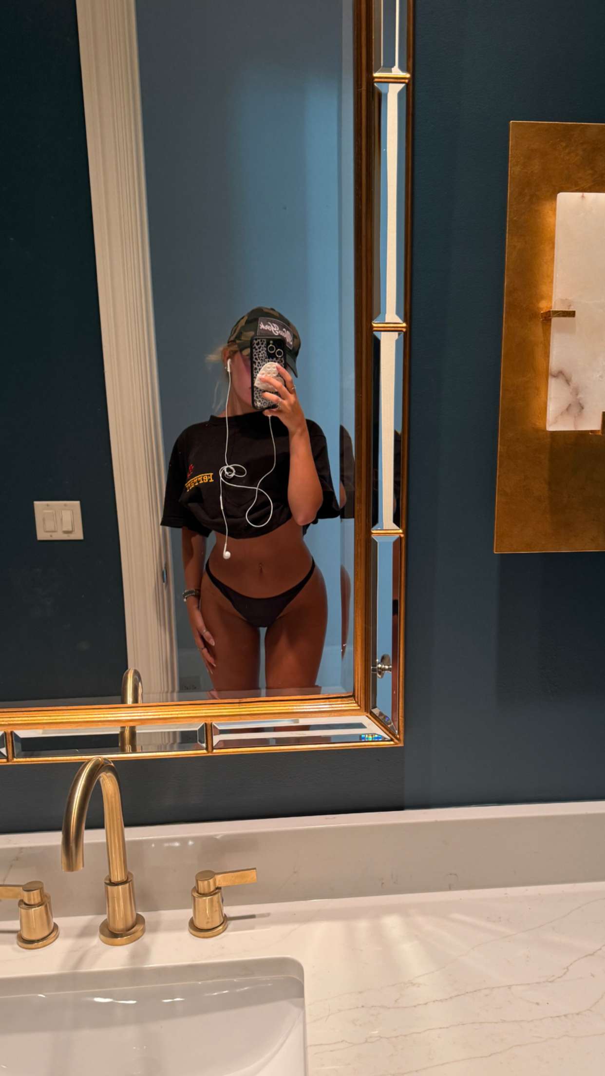 breckiehill snapchat image archive image