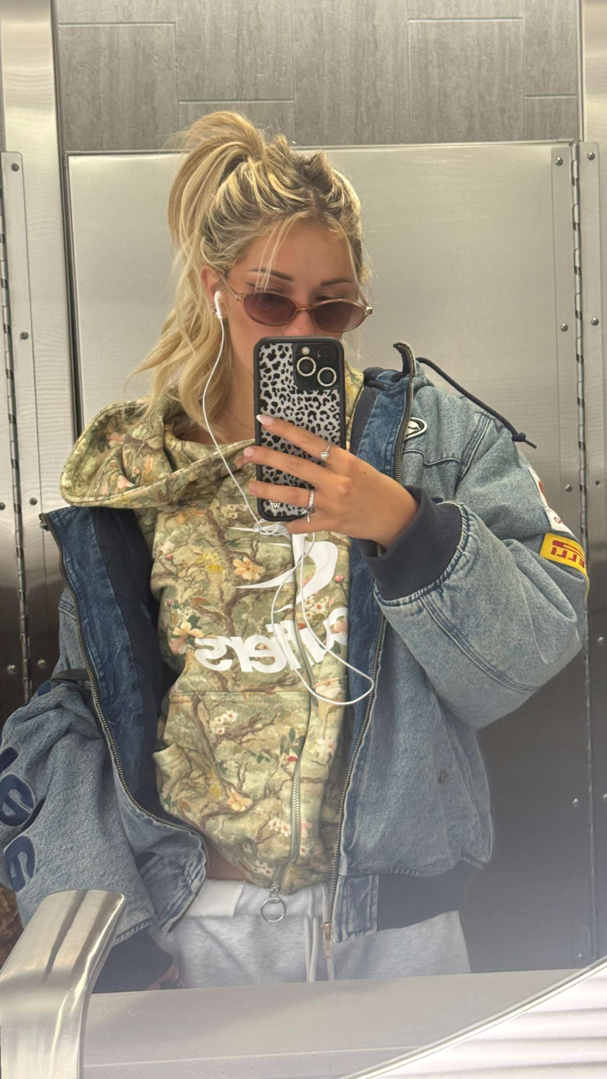 breckiehill snapchat image archive image