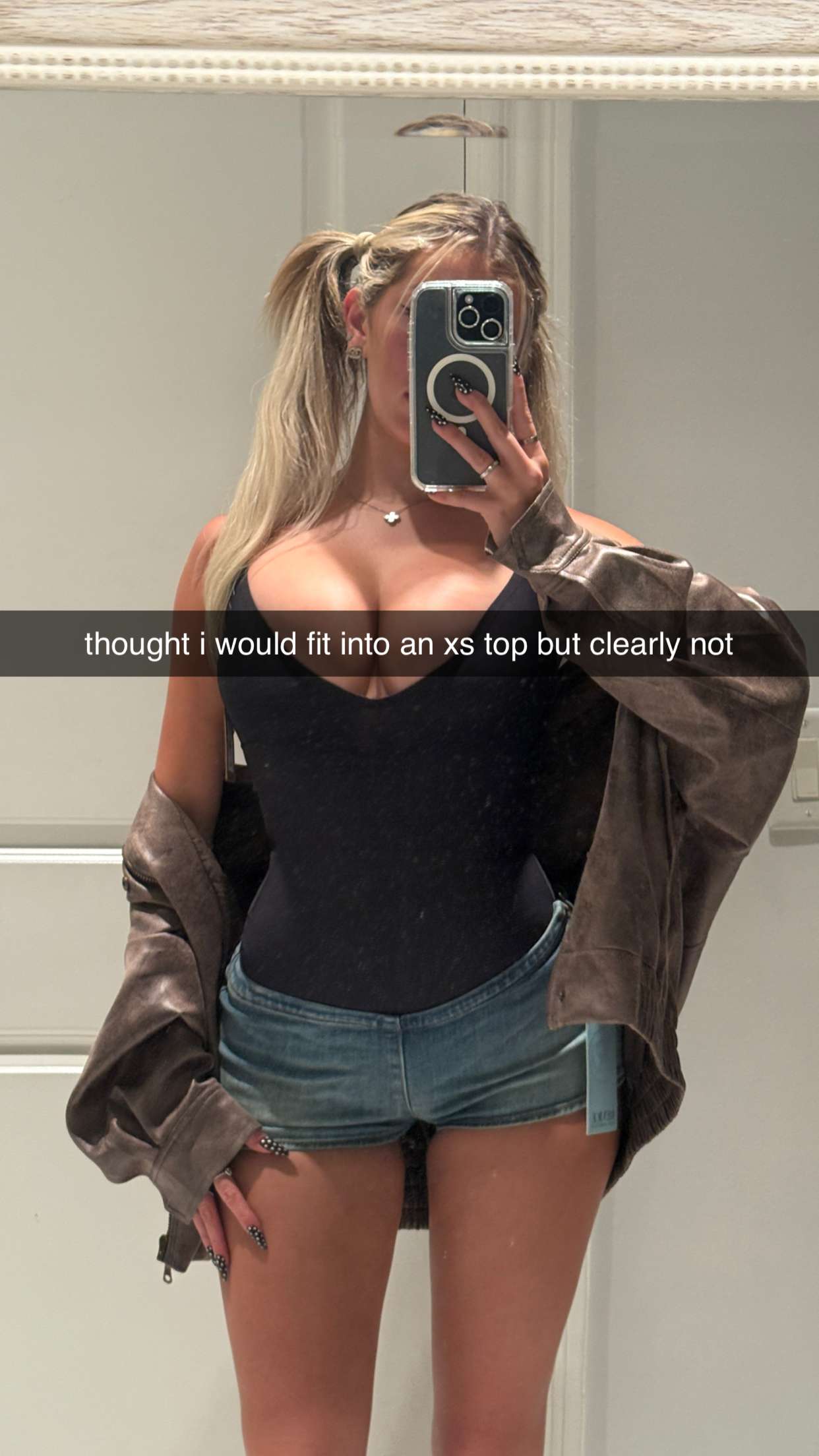 breckiehill snapchat image archive image