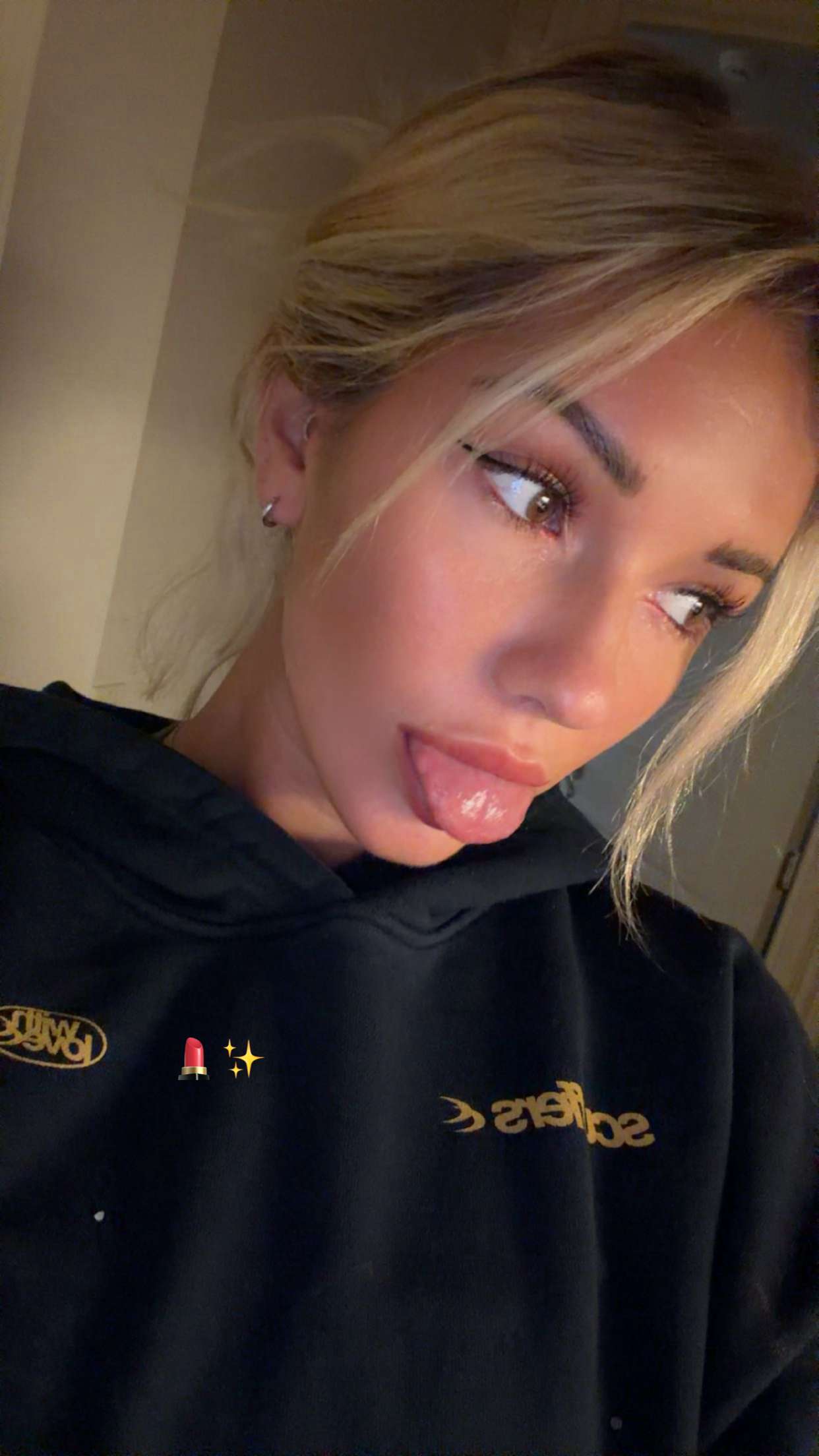 breckiehill snapchat image archive image