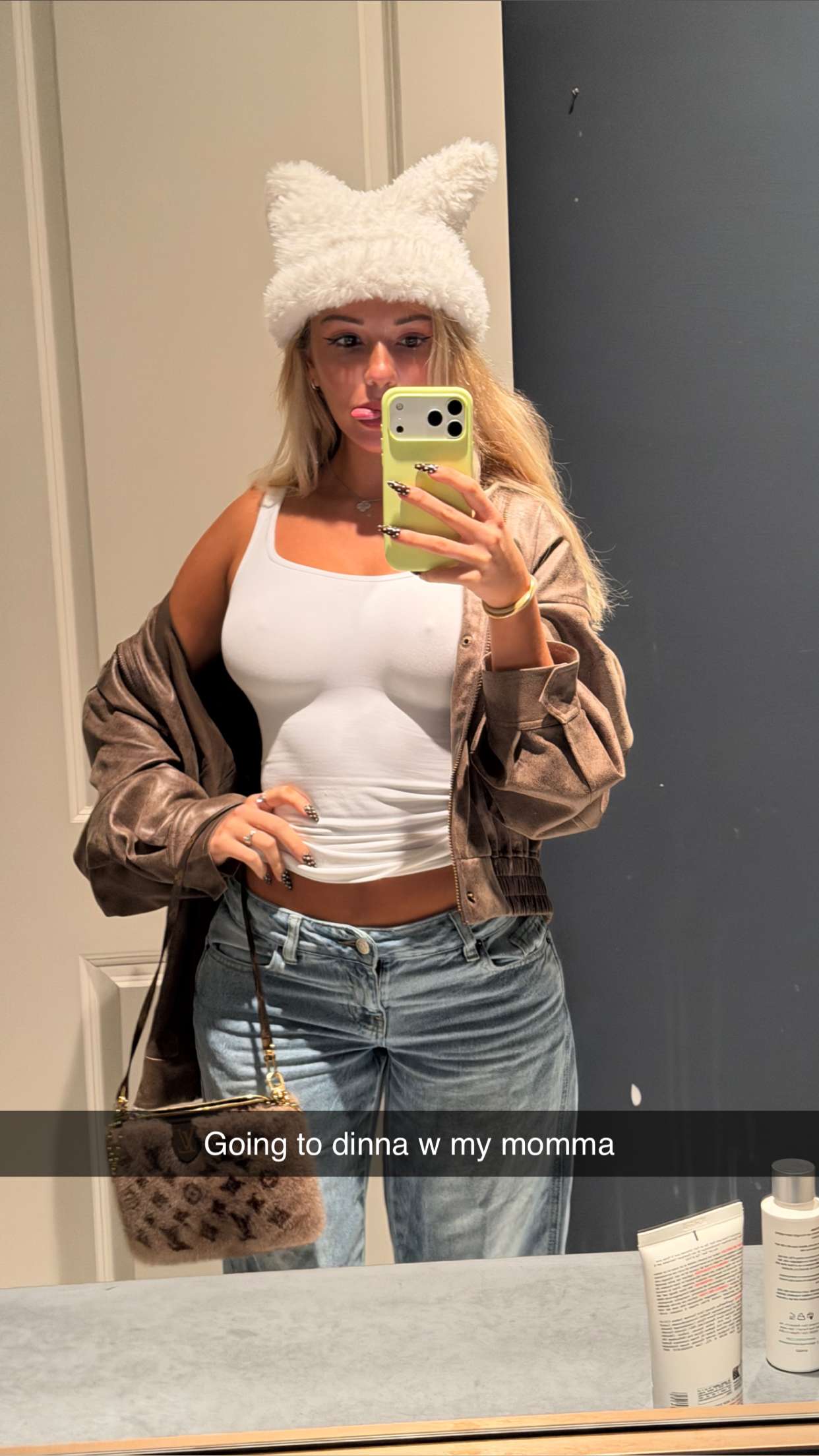 breckiehill snapchat image archive image