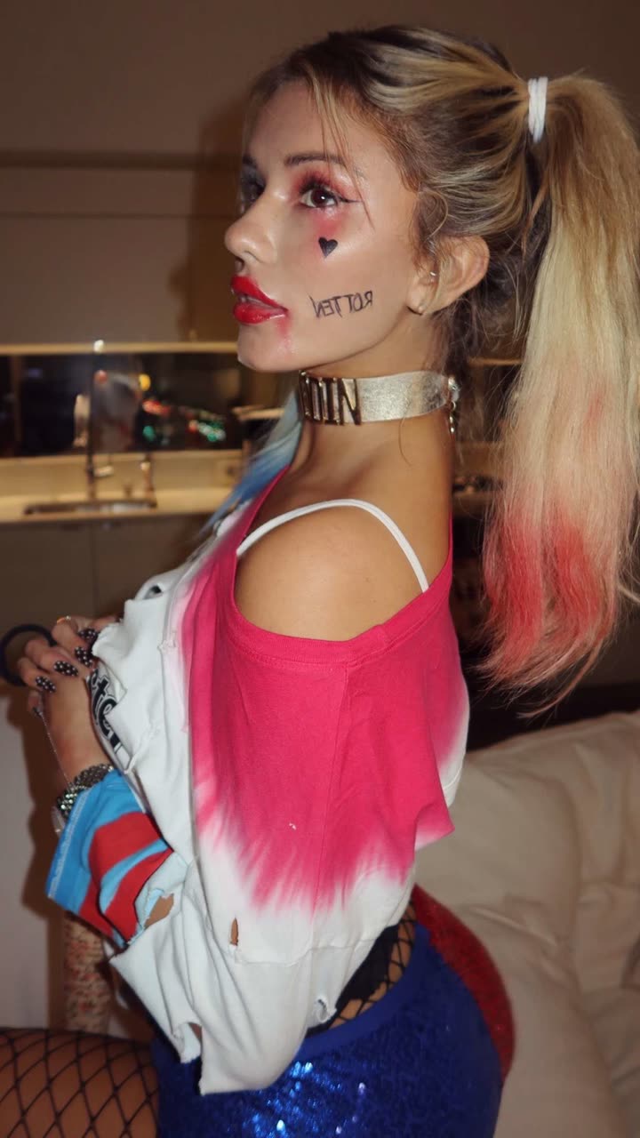 breckiehill snapchat image archive image