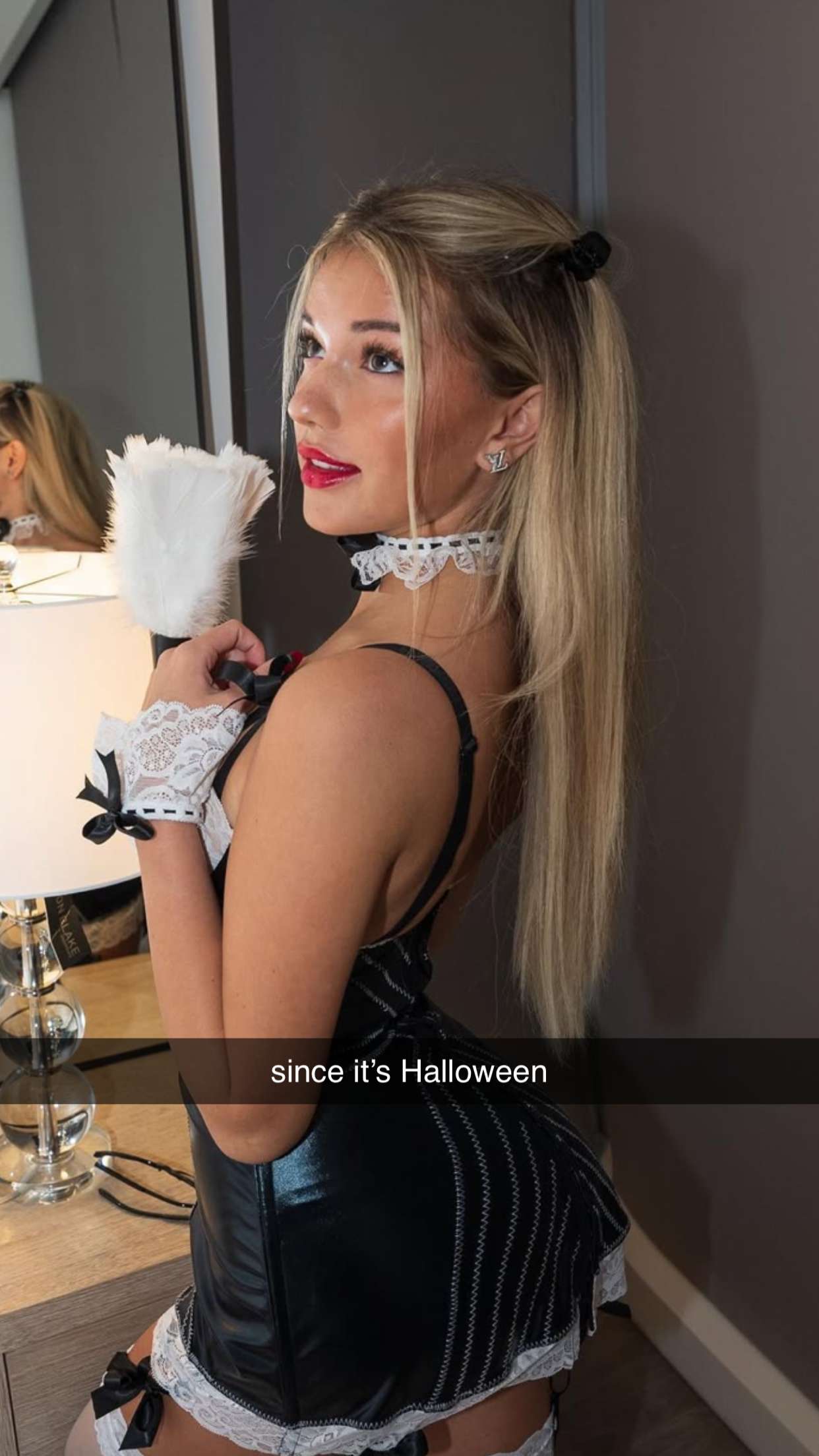 breckiehill snapchat image archive image