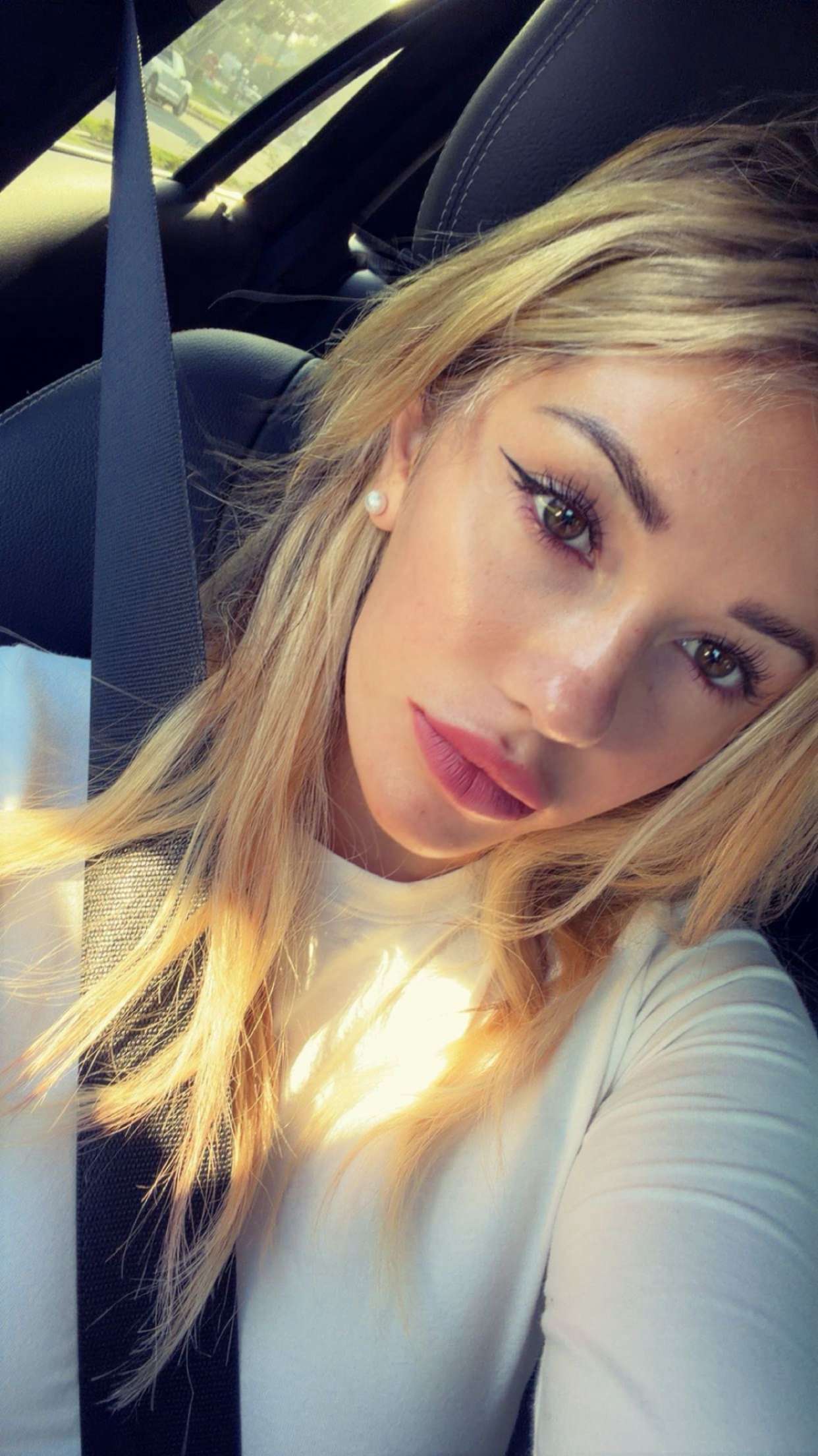 breckiehill snapchat image archive image