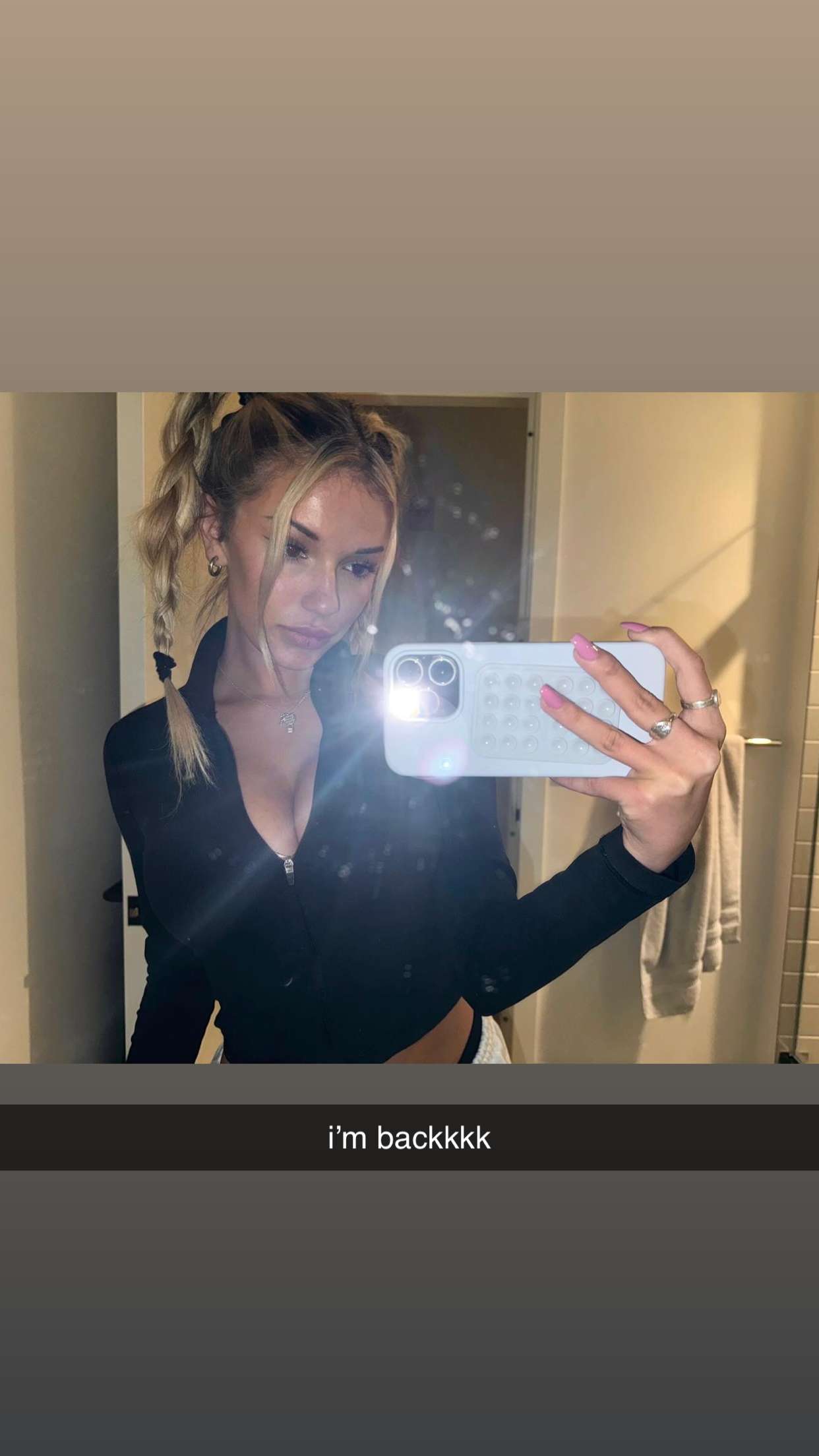 breckiehill snapchat image archive image