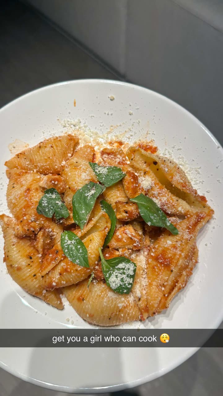 breckiehill snapchat image archive image