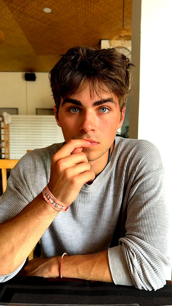 c.aitknight image ~ Altpins