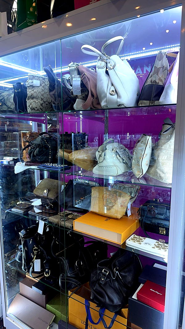 c.aitknight image ~ Altpins