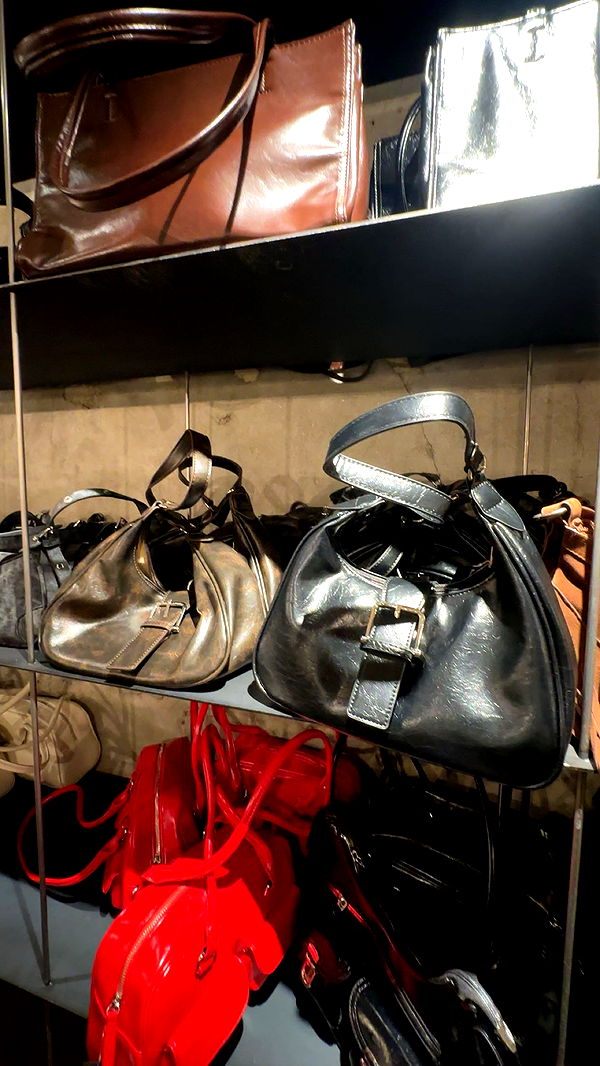 c.aitknight image ~ Altpins