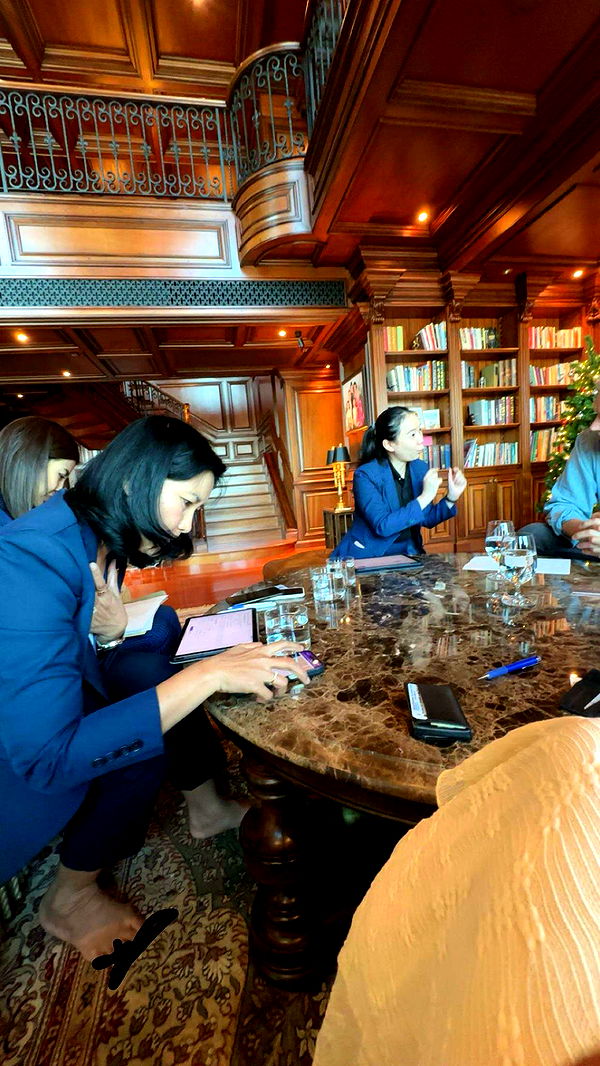 c.aitknight image ~ Altpins